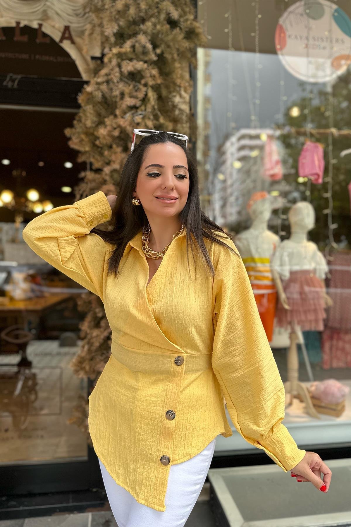Sarı Kruvaze Yaka Düğme Detaylı Bluz