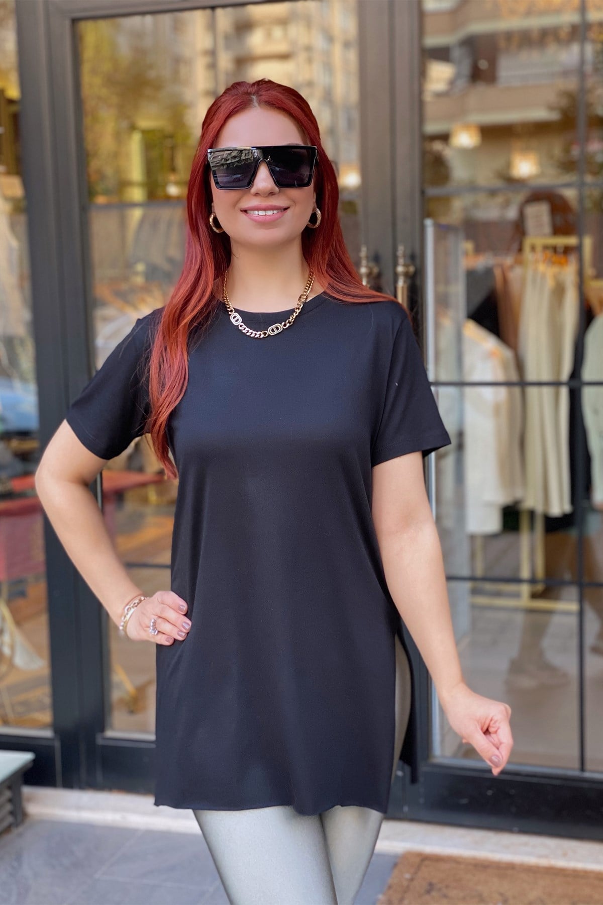 Sıfır Yaka Yandan Yırtmaçlı Siyah Basic Tshirt