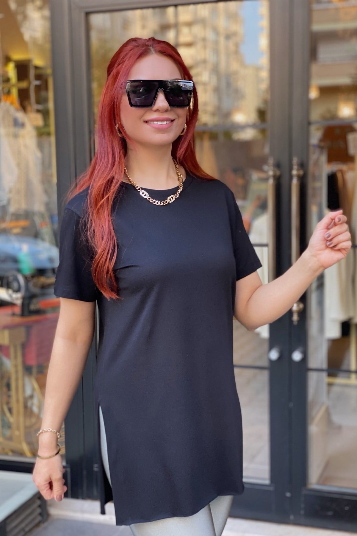 Sıfır Yaka Yandan Yırtmaçlı Siyah Basic Tshirt