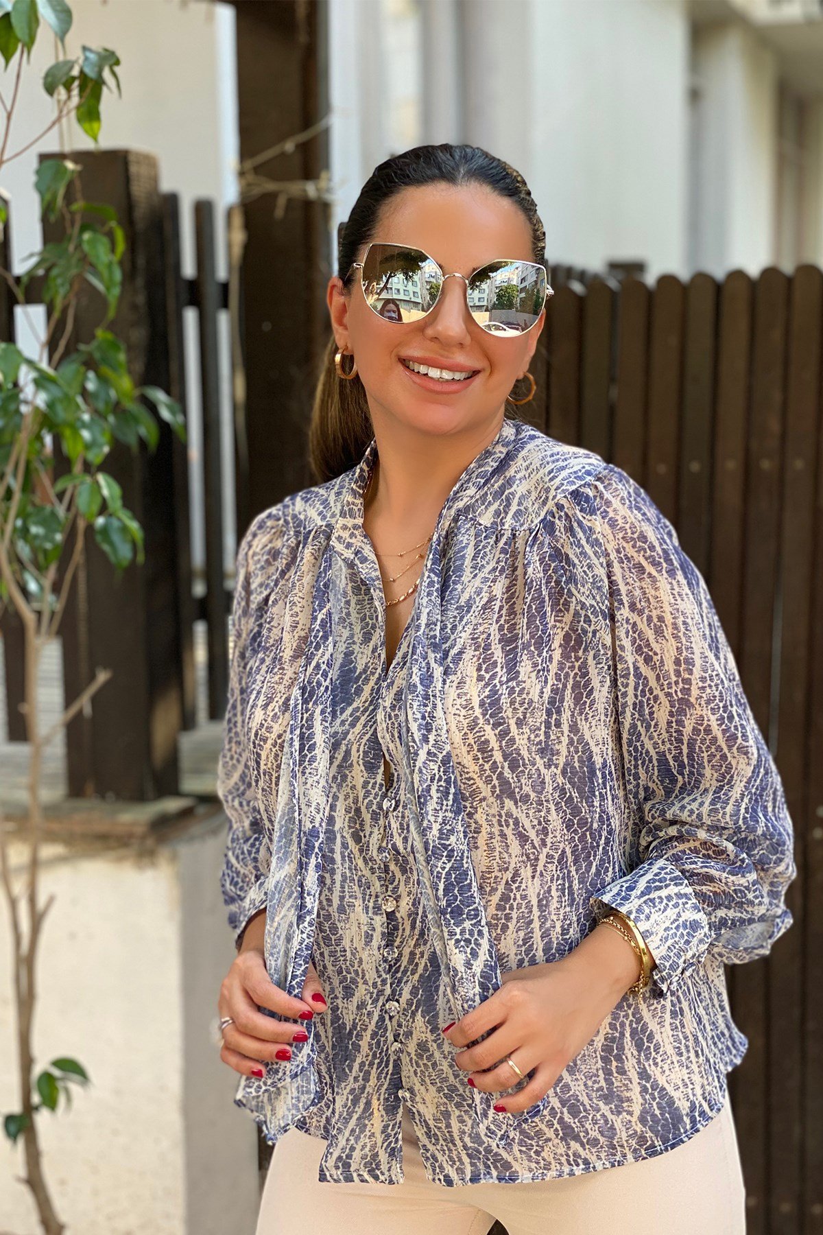 Simli Mavi Desenli Şifon Bluz