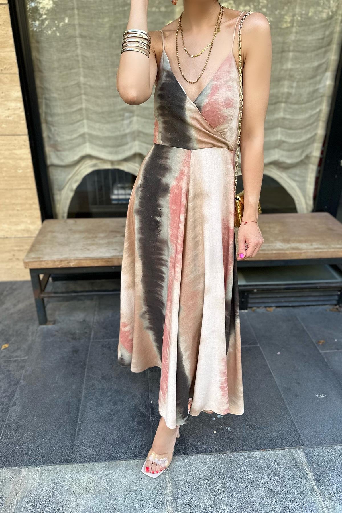 Sırt Dekolteli Elbise