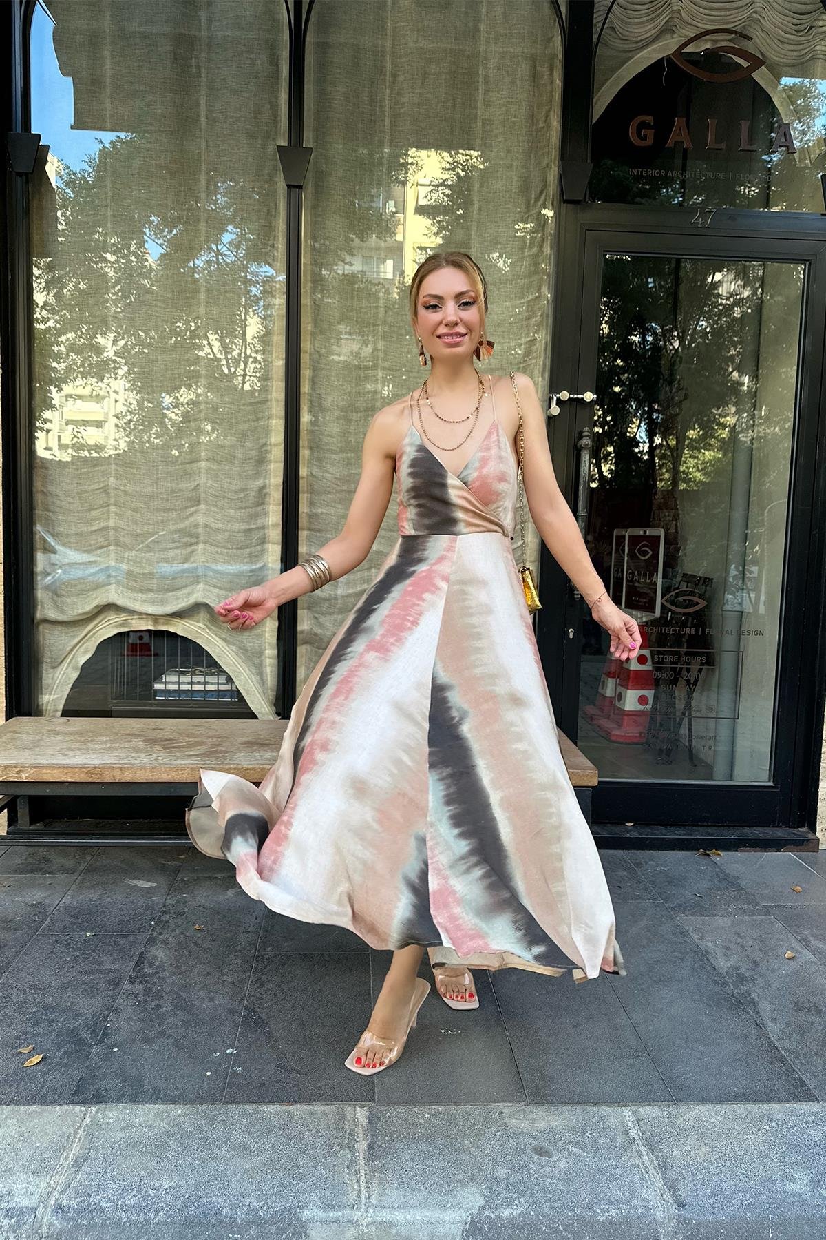 Sırt Dekolteli Elbise