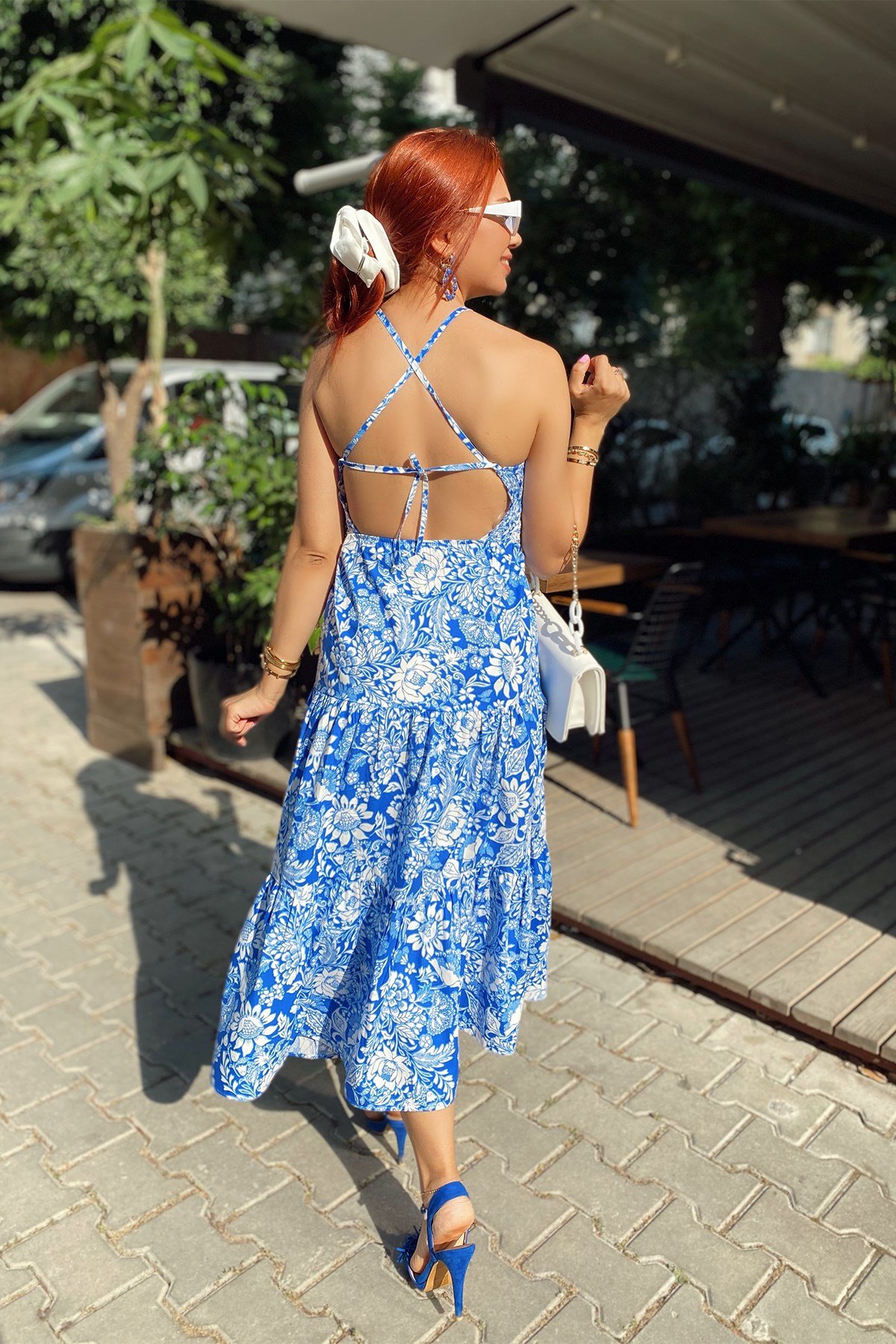 Sırt Dekolteli Mavi Desenli Poplin Elbise