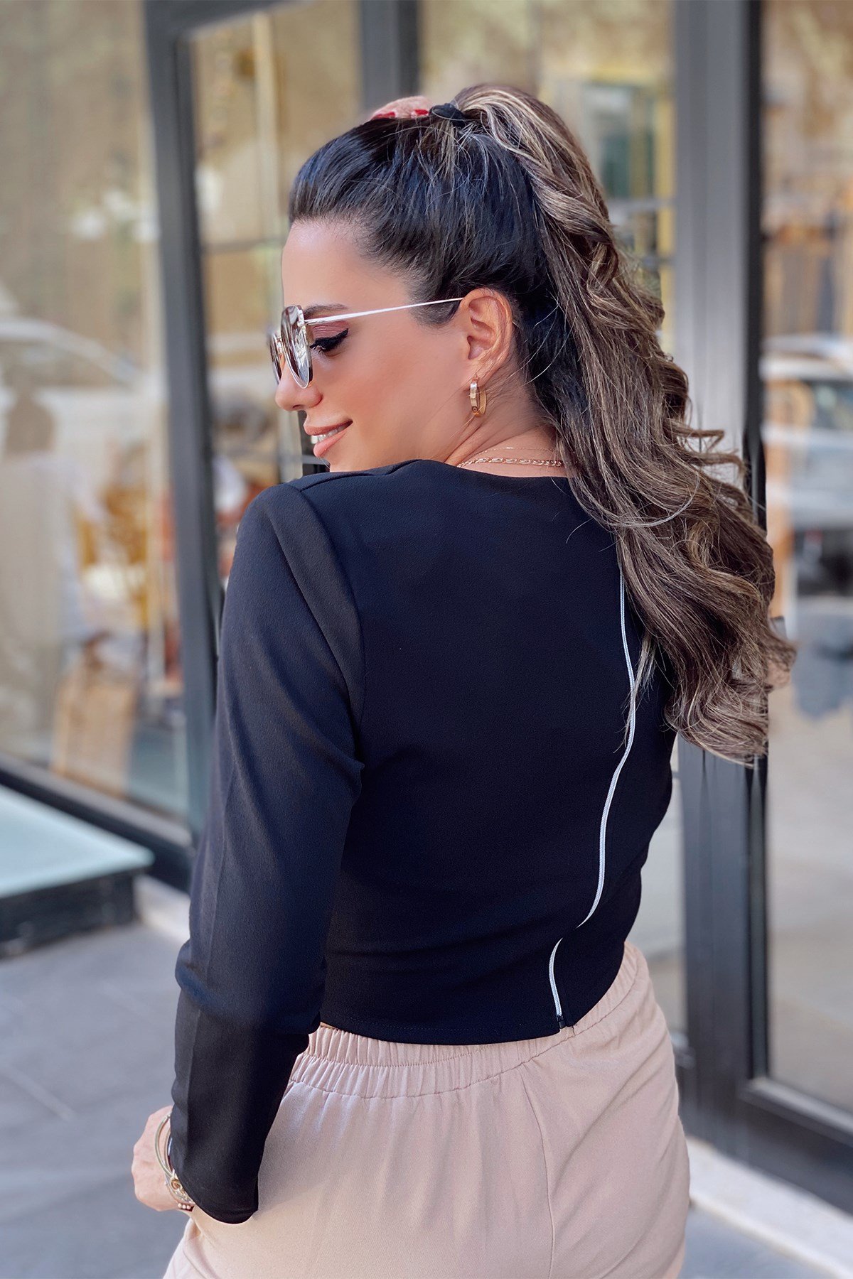 Sırt Fermuarlı Siyah Crop Top
