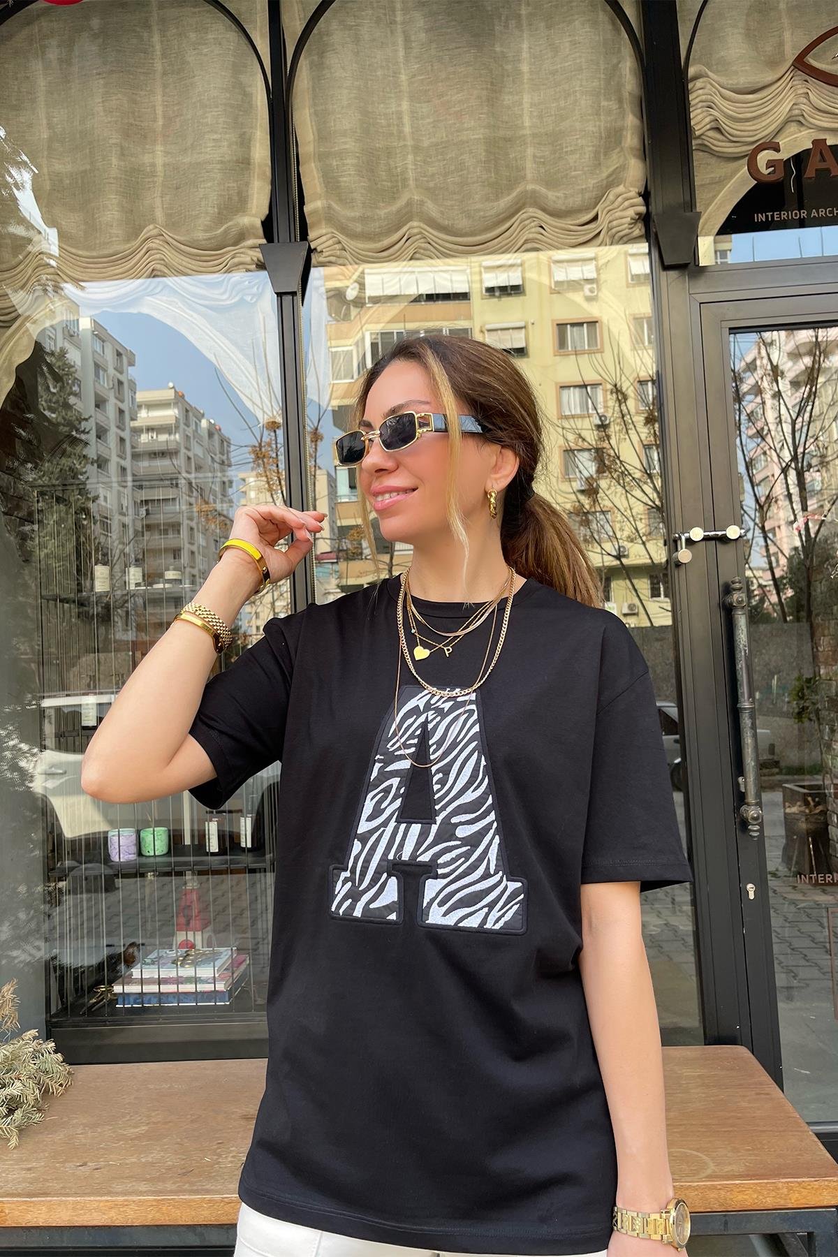 Siyah A Baskılı Tshirt