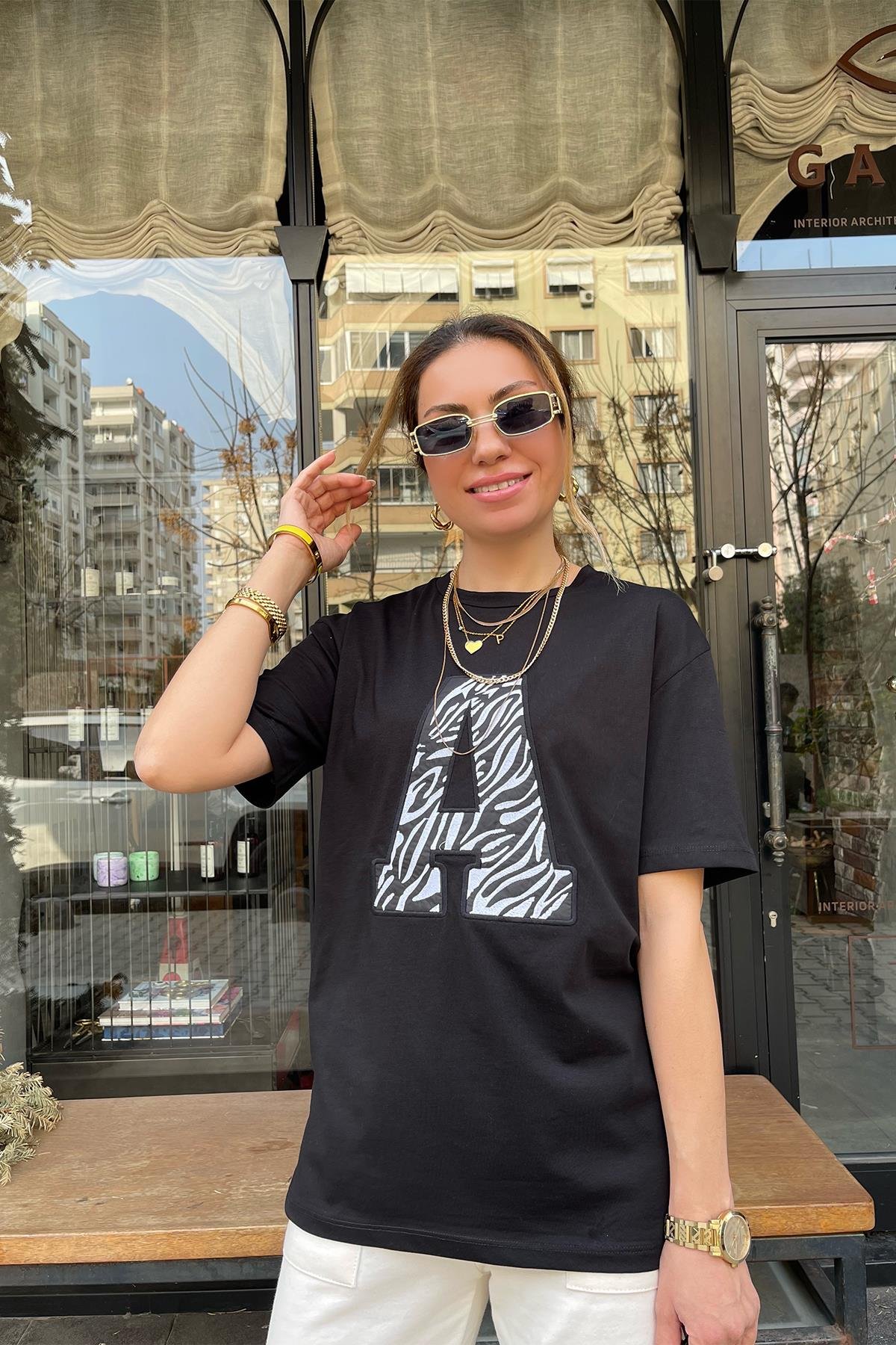 Siyah A Baskılı Tshirt