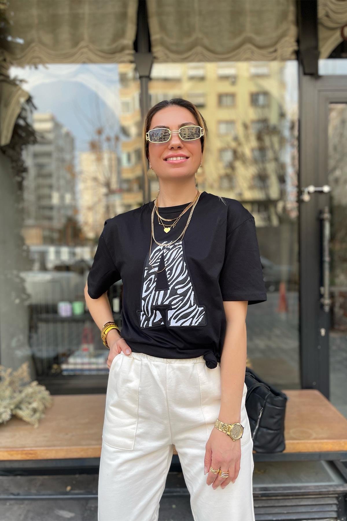 Siyah A Baskılı Tshirt