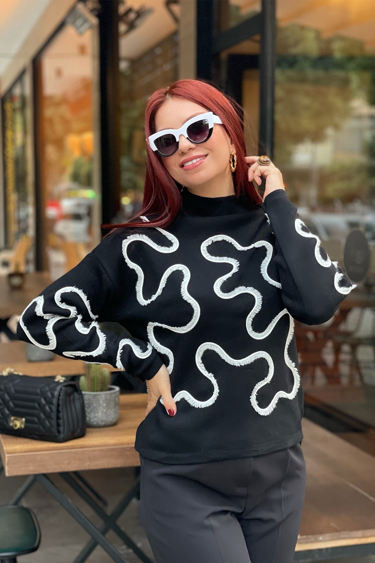 Siyah Beyaz Şeritli Triko 