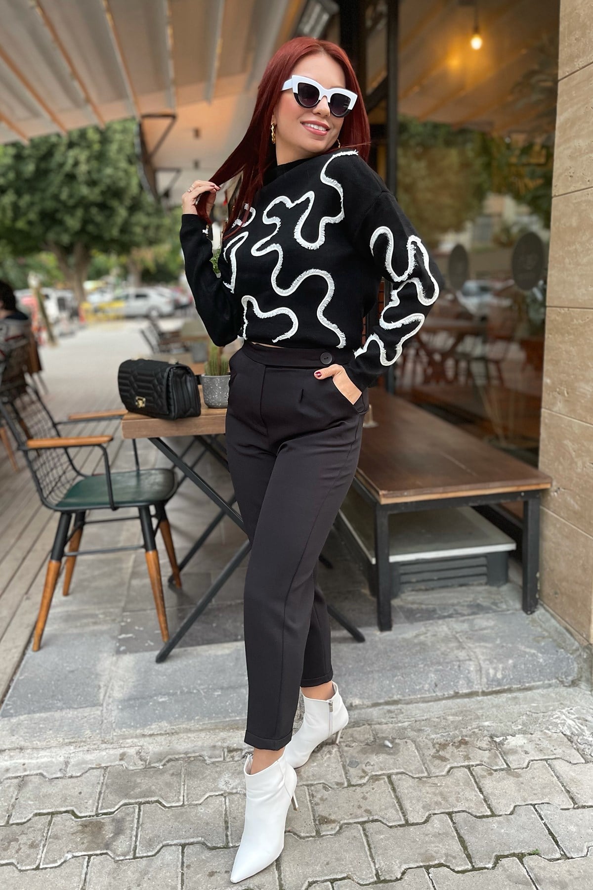 Siyah Beyaz Şeritli Triko 