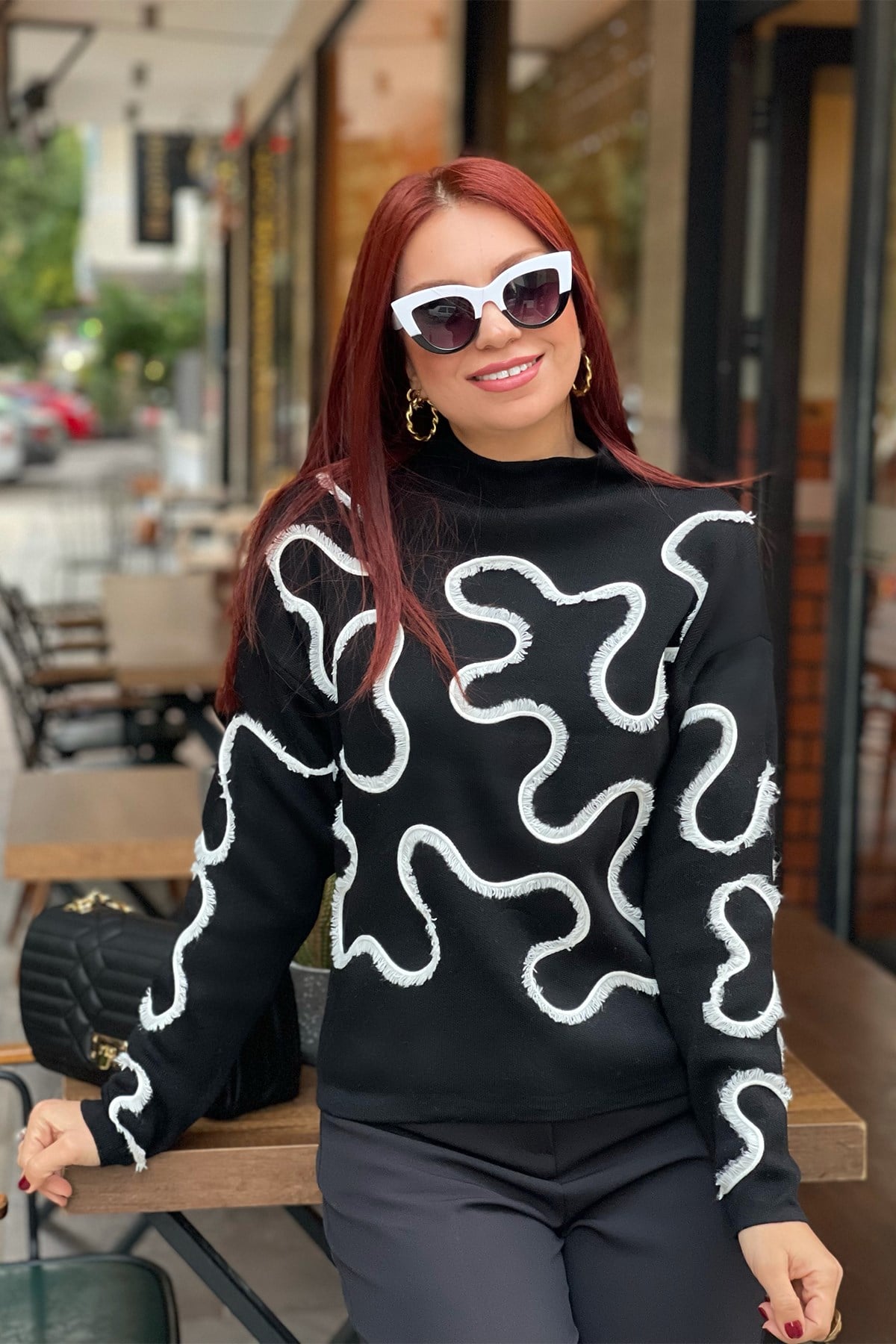Siyah Beyaz Şeritli Triko 