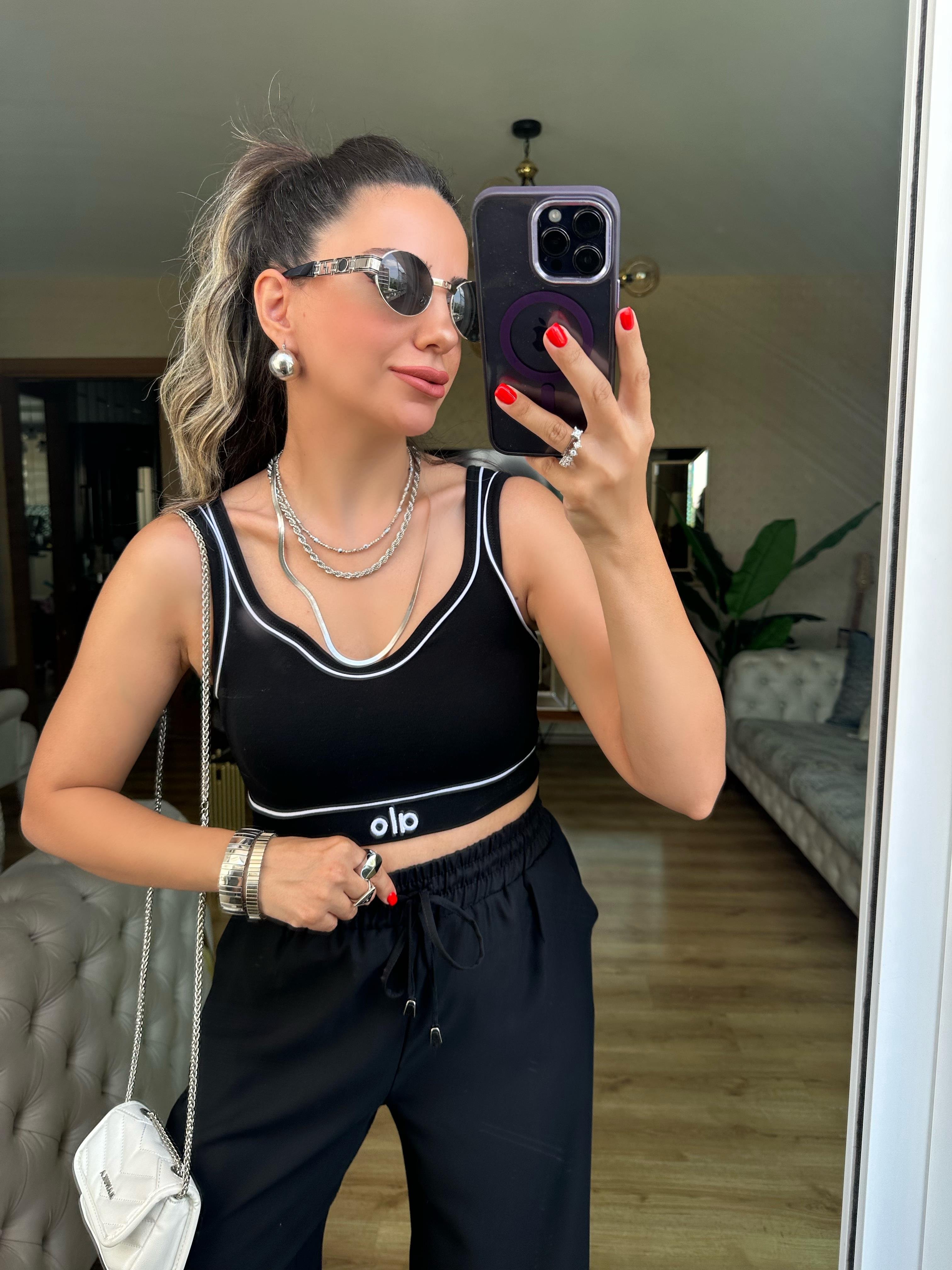 Siyah Biyeli Crop Bluz