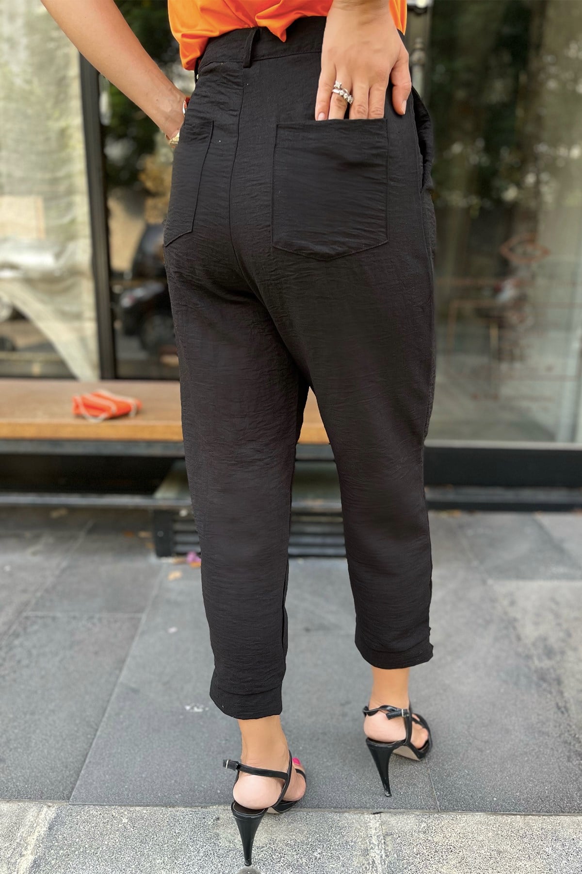 Siyah Çıtçıtlı Pantolon 