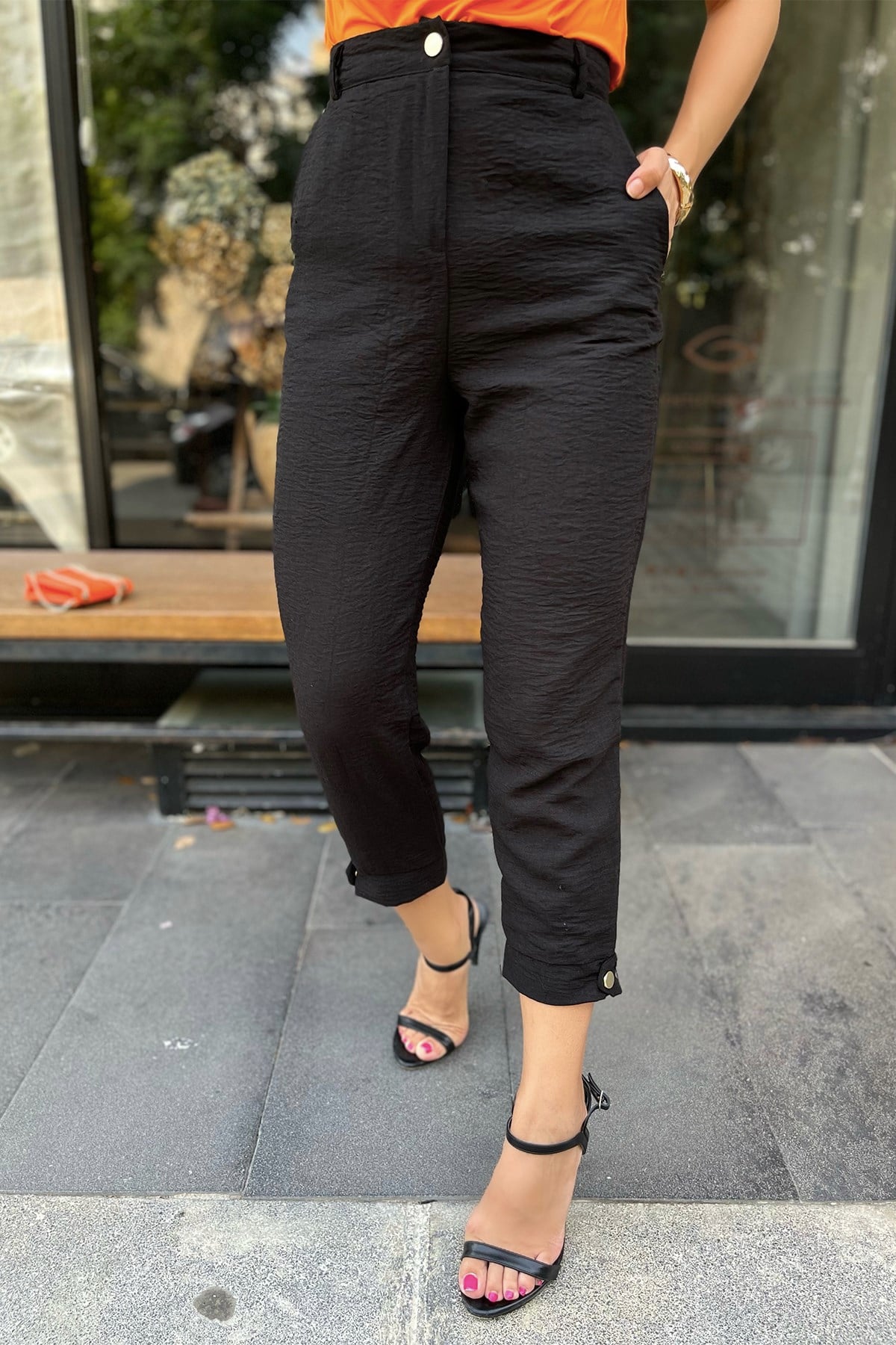 Siyah Çıtçıtlı Pantolon 