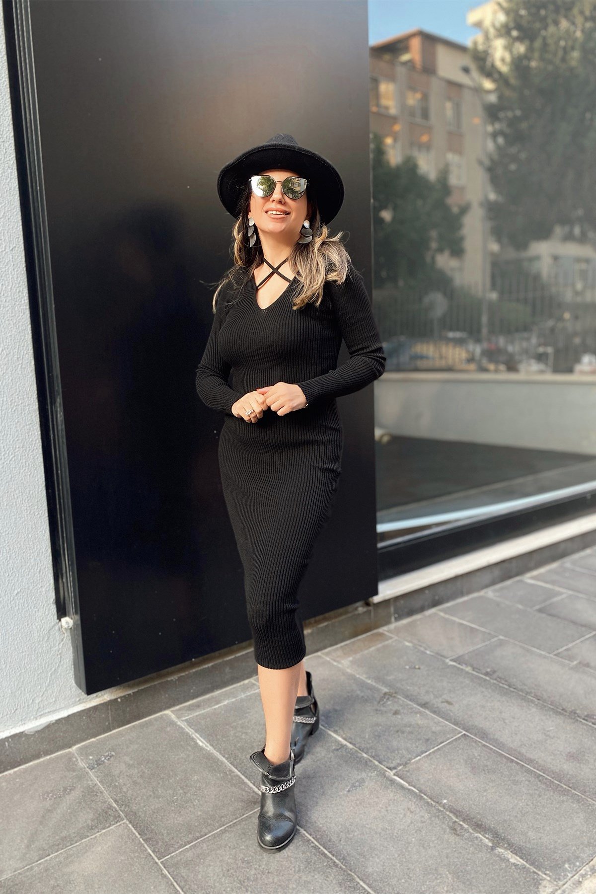 Siyah Fitilli Triko Elbise