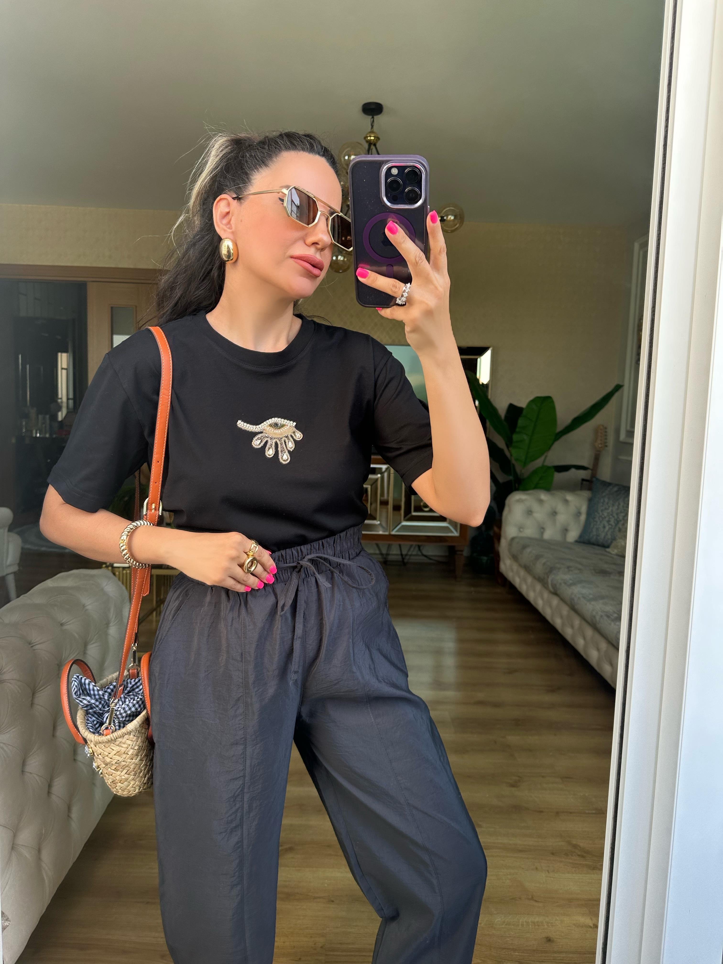 Siyah Göz Taşlı Tshirt