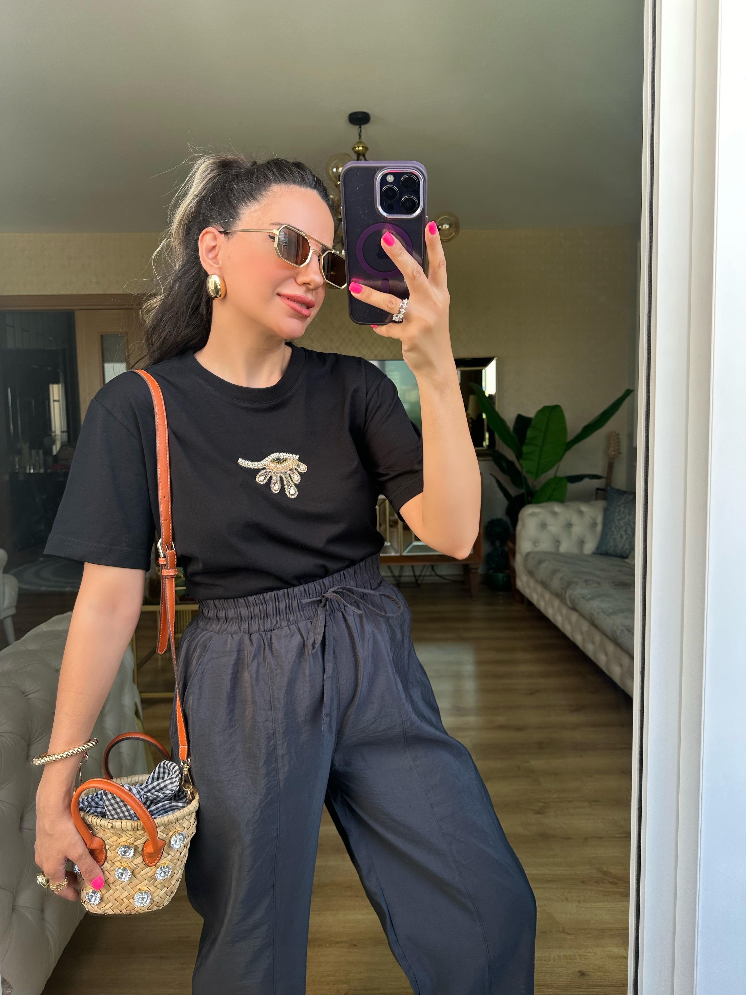 Siyah Göz Taşlı Tshirt