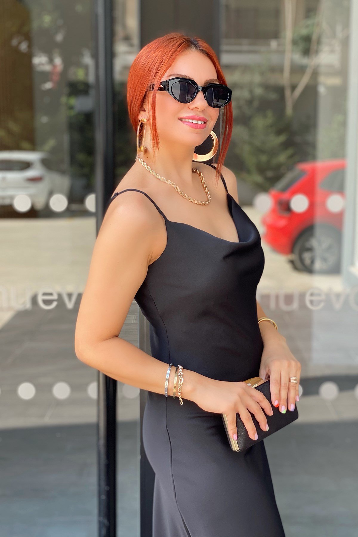 Siyah İp Askılı Degaje Yaka Saten Elbise