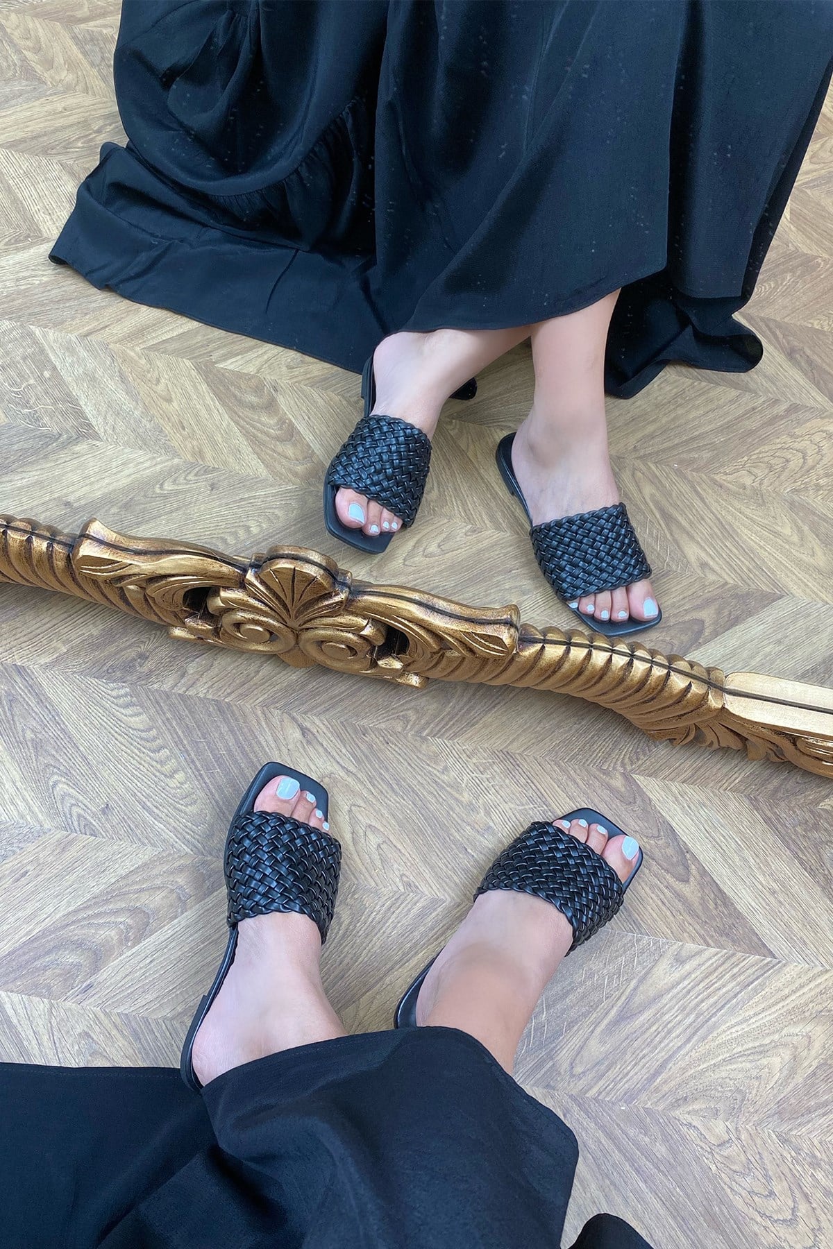 Siyah Junda Örgü Terlik