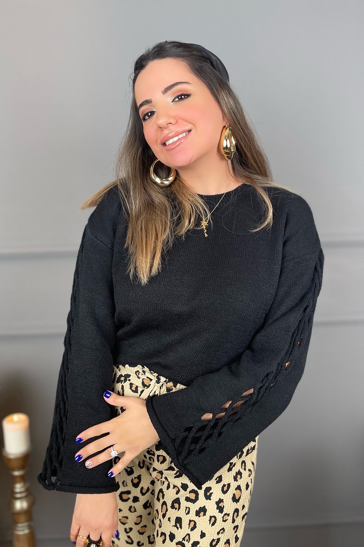 Siyah Kol Detaylı Bluz 