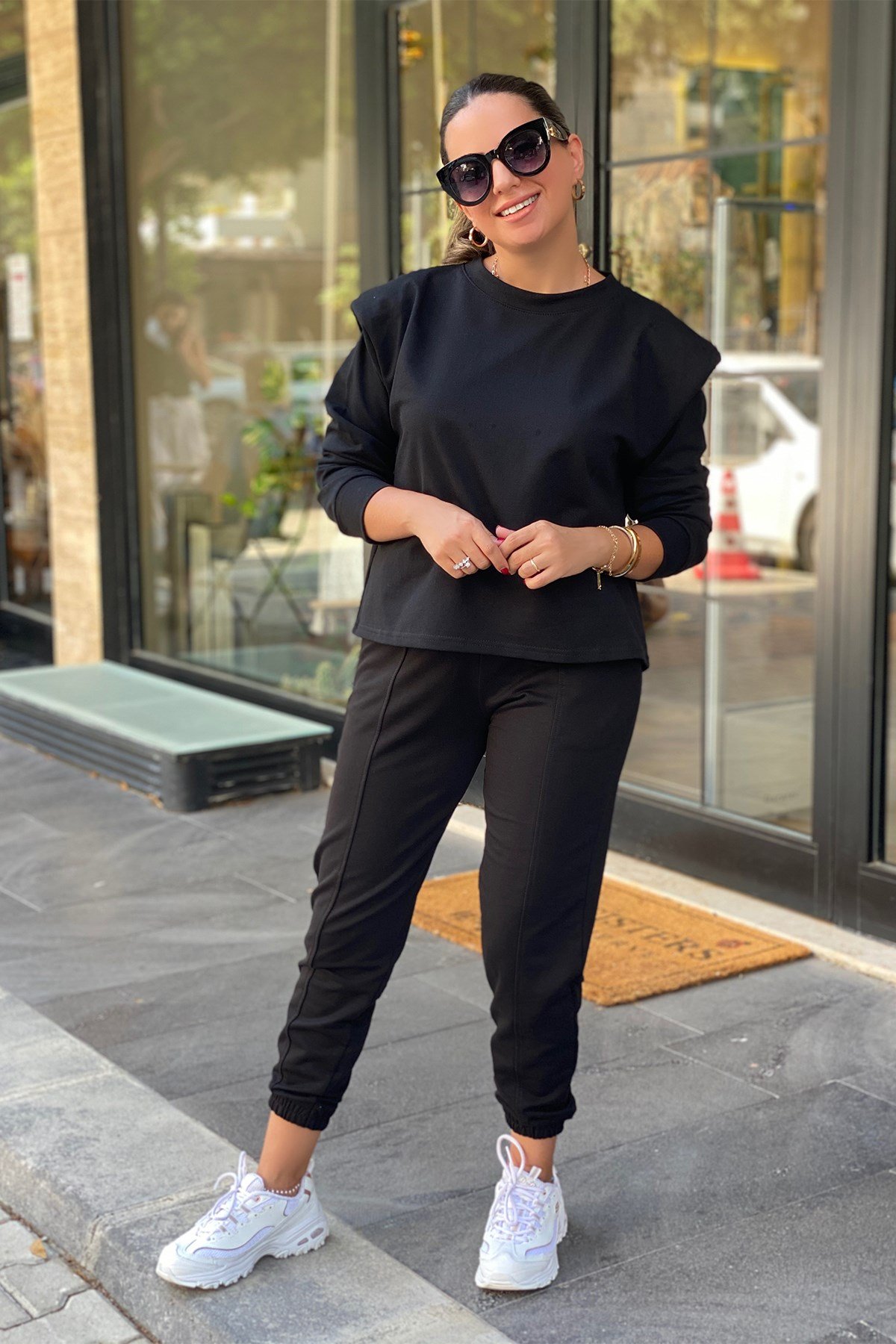 Siyah Kolu Katlamalı Sweat 
