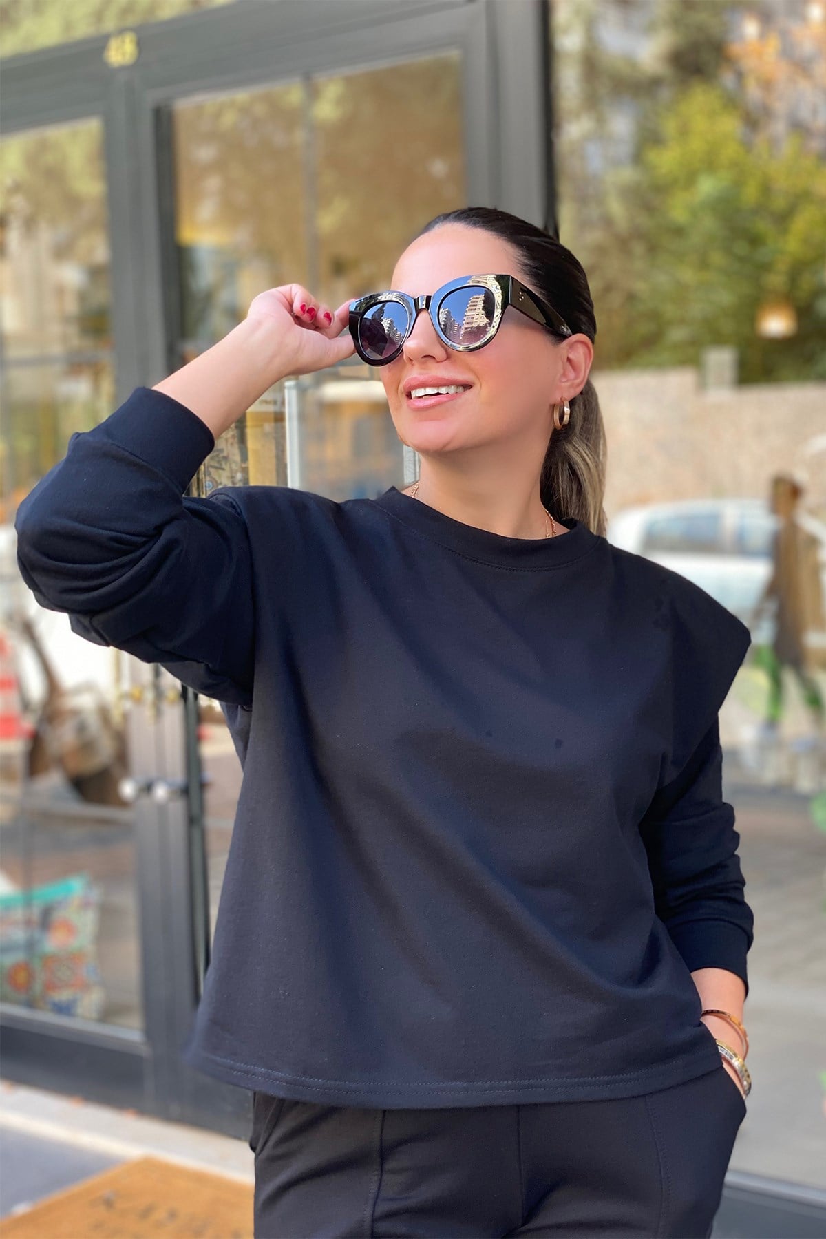 Siyah Kolu Katlamalı Sweat 