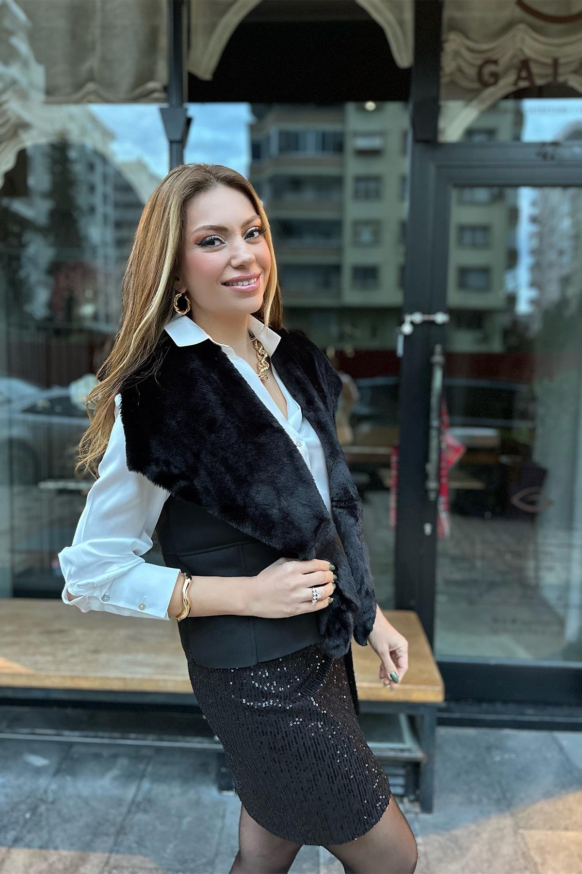 Siyah Kürk Detay Tokalı Yelek