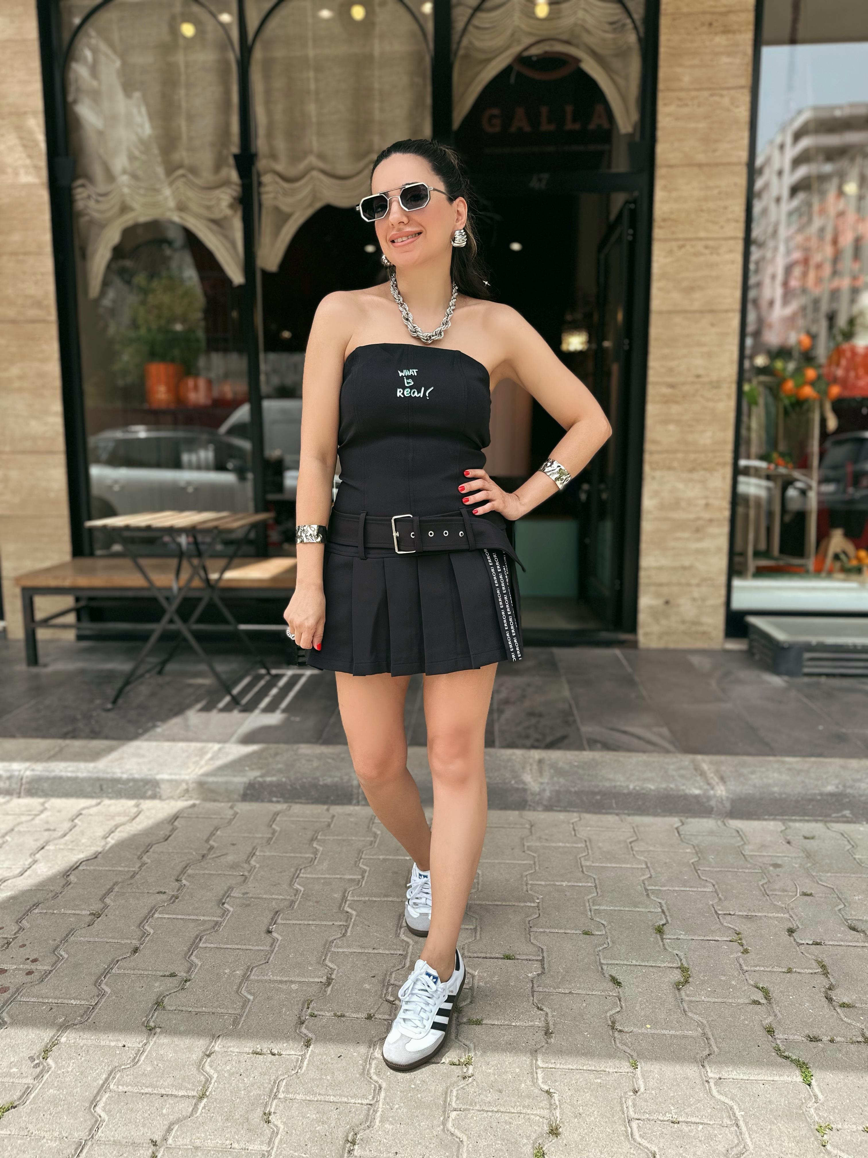 Siyah Mini Kemerli Pliseli Elbise