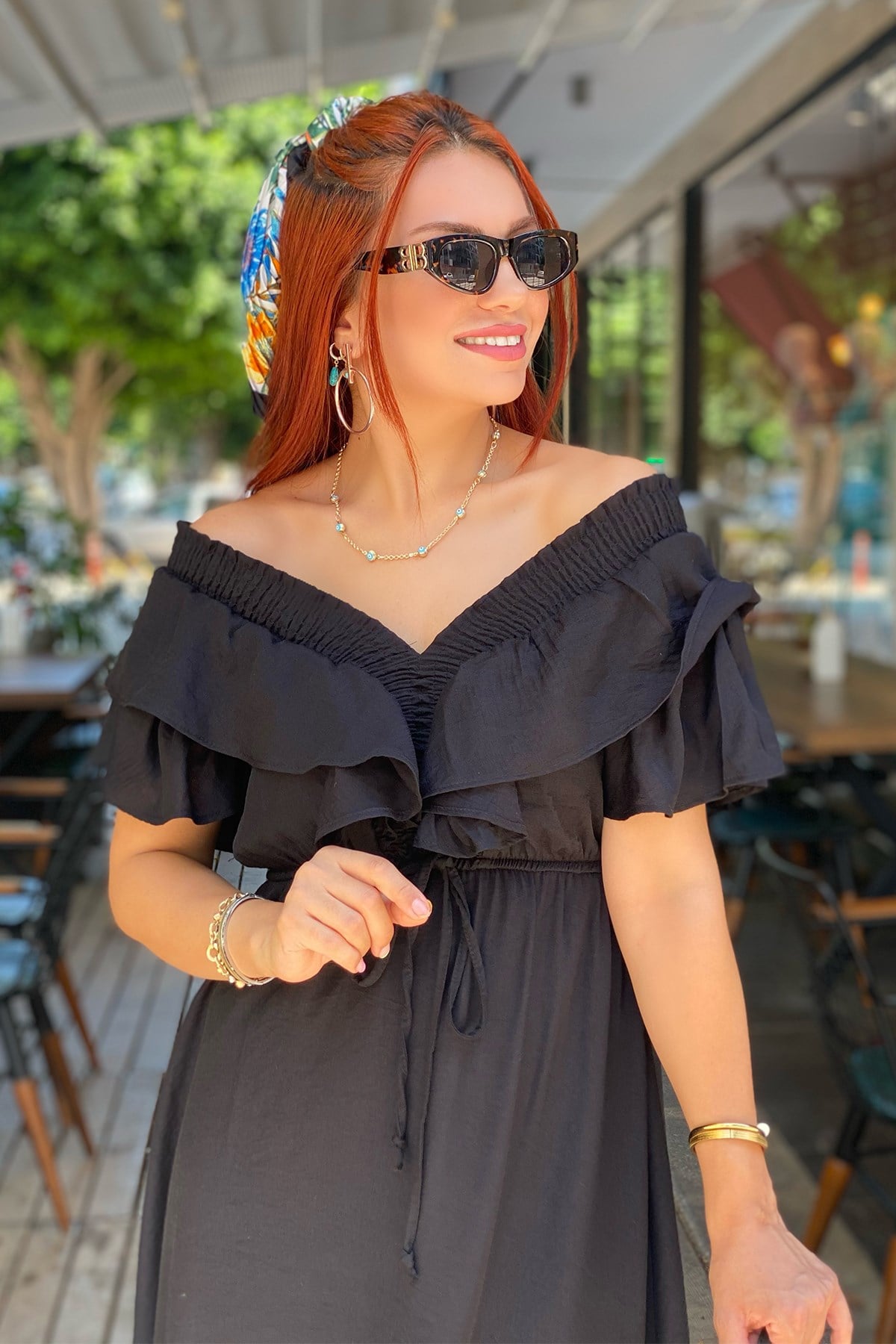 Siyah Omuz Volanlı Elbise