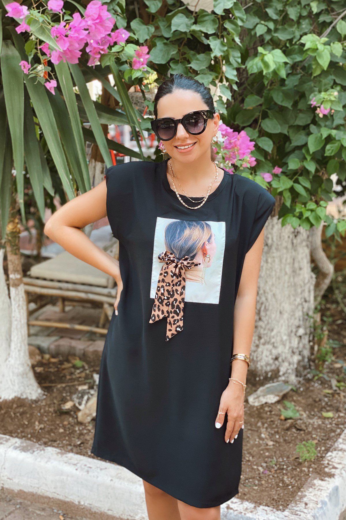 Siyah Önü Figürlü Elbise