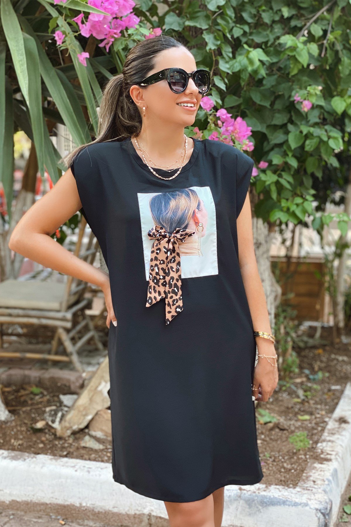 Siyah Önü Figürlü Elbise