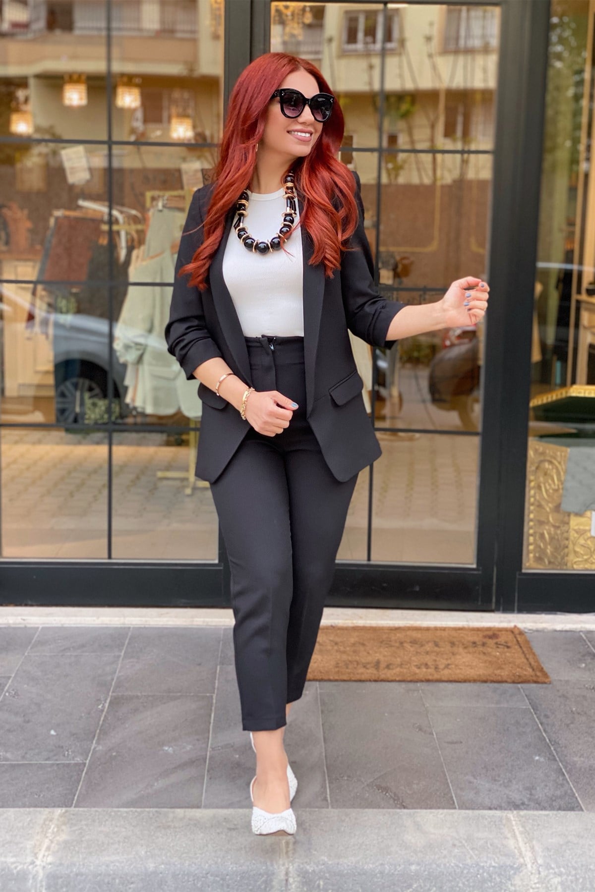 Siyah Renk Kolu Katlamalı Blazer Ceket