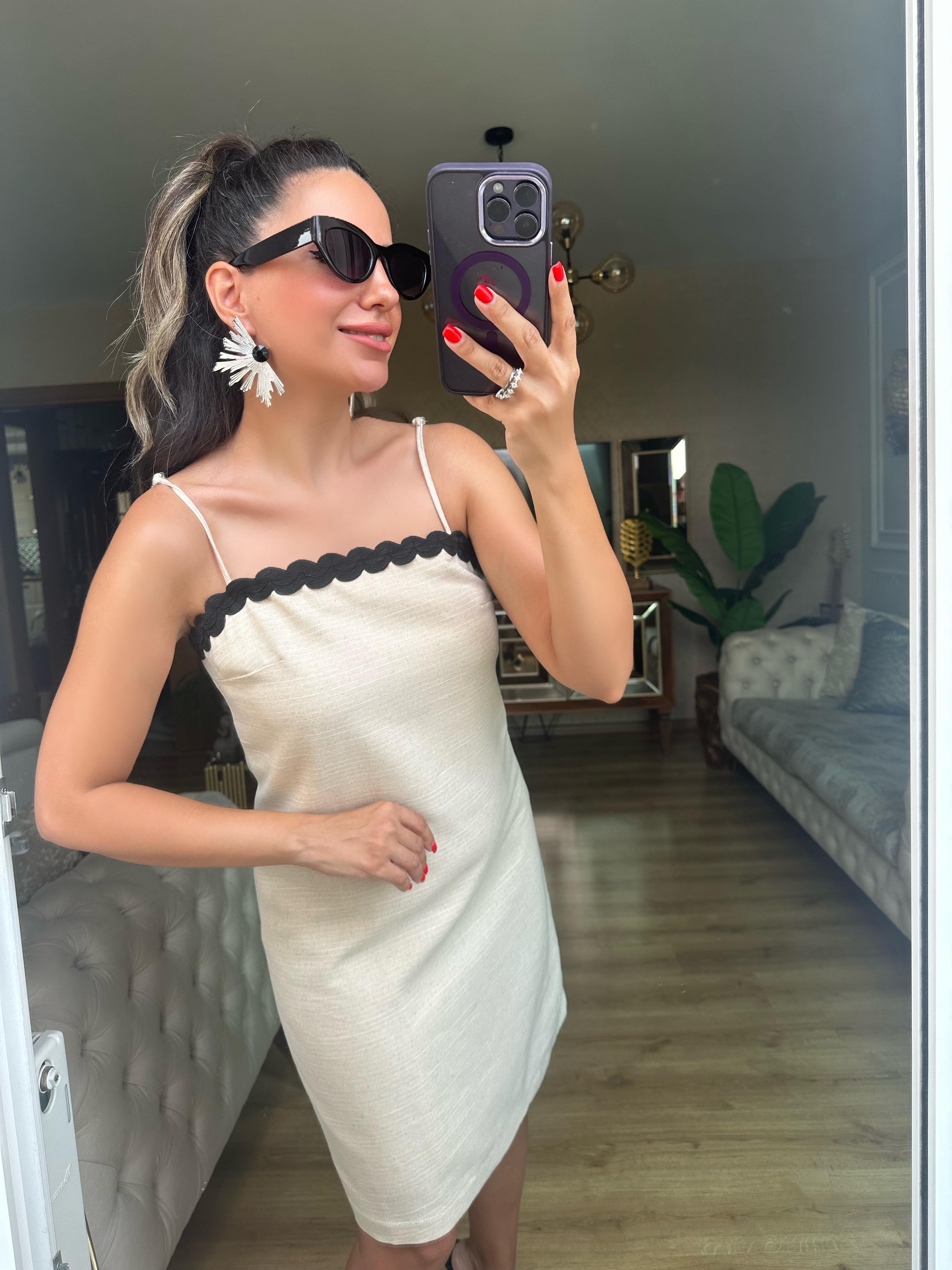 Siyah Şeritli Askılı Keten Elbise