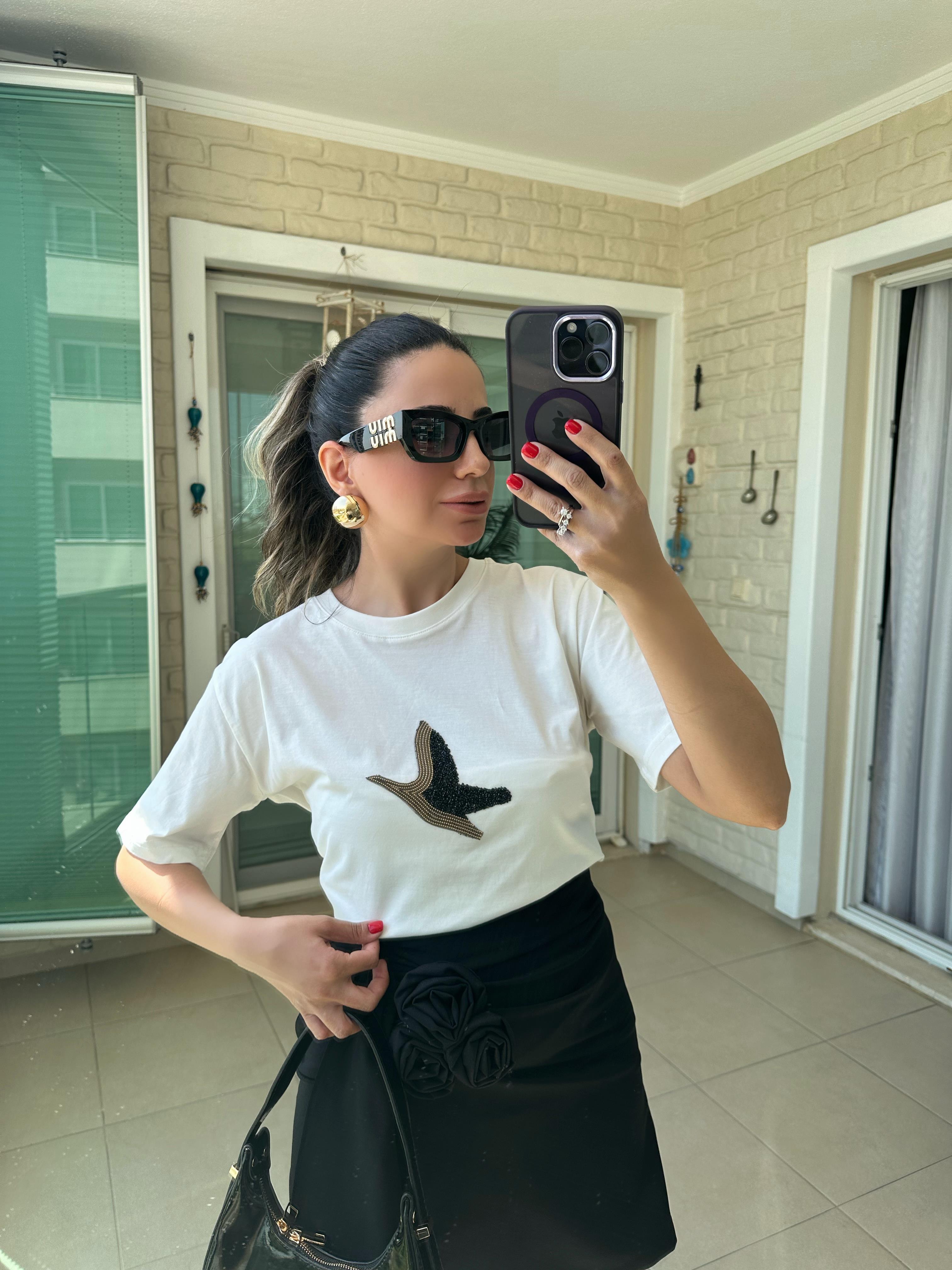 Siyah Taş Detaylı Tshirt