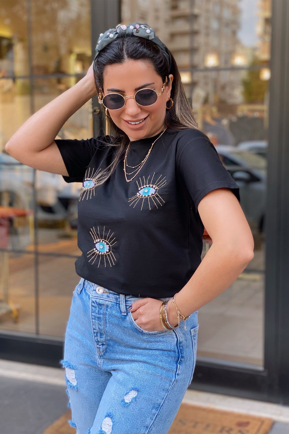 Siyah Taş Detaylı Tshirt