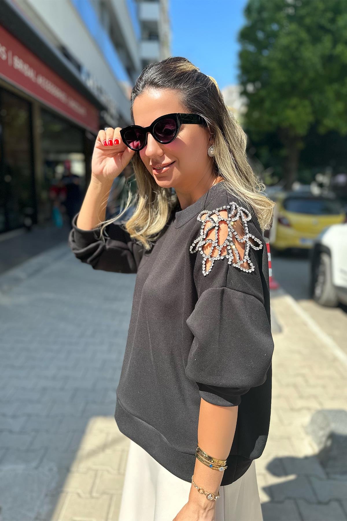 Siyah Taş İşlemeli Sweatshirt