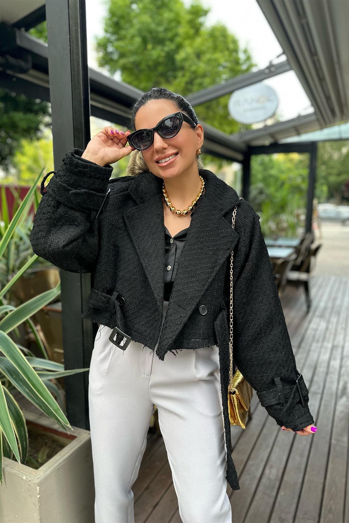 Siyah Tüvit Kemerli Ceket