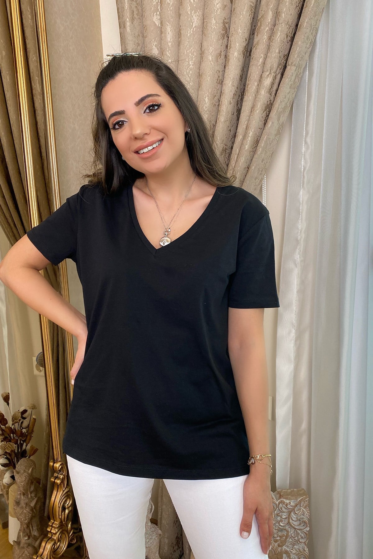 Siyah V Yaka Basic Tshirt