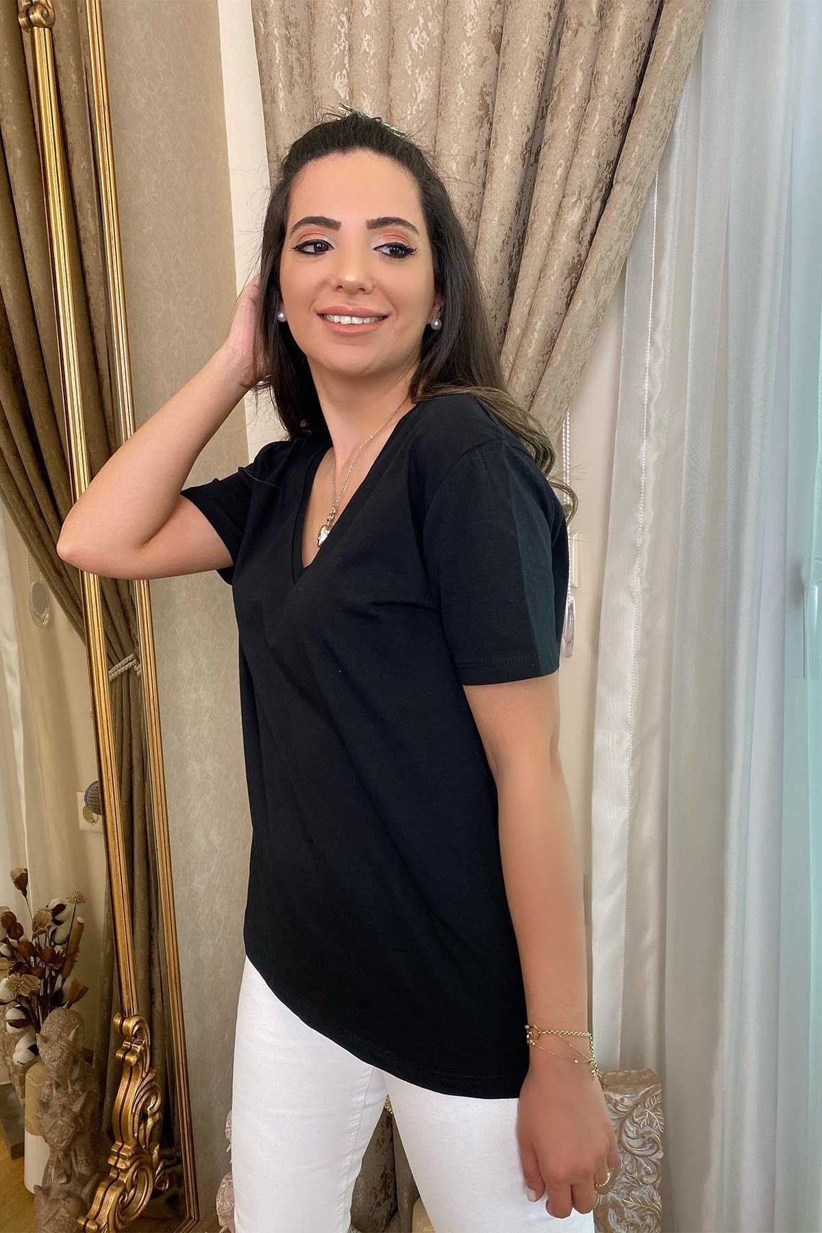 Siyah V Yaka Basic Tshirt