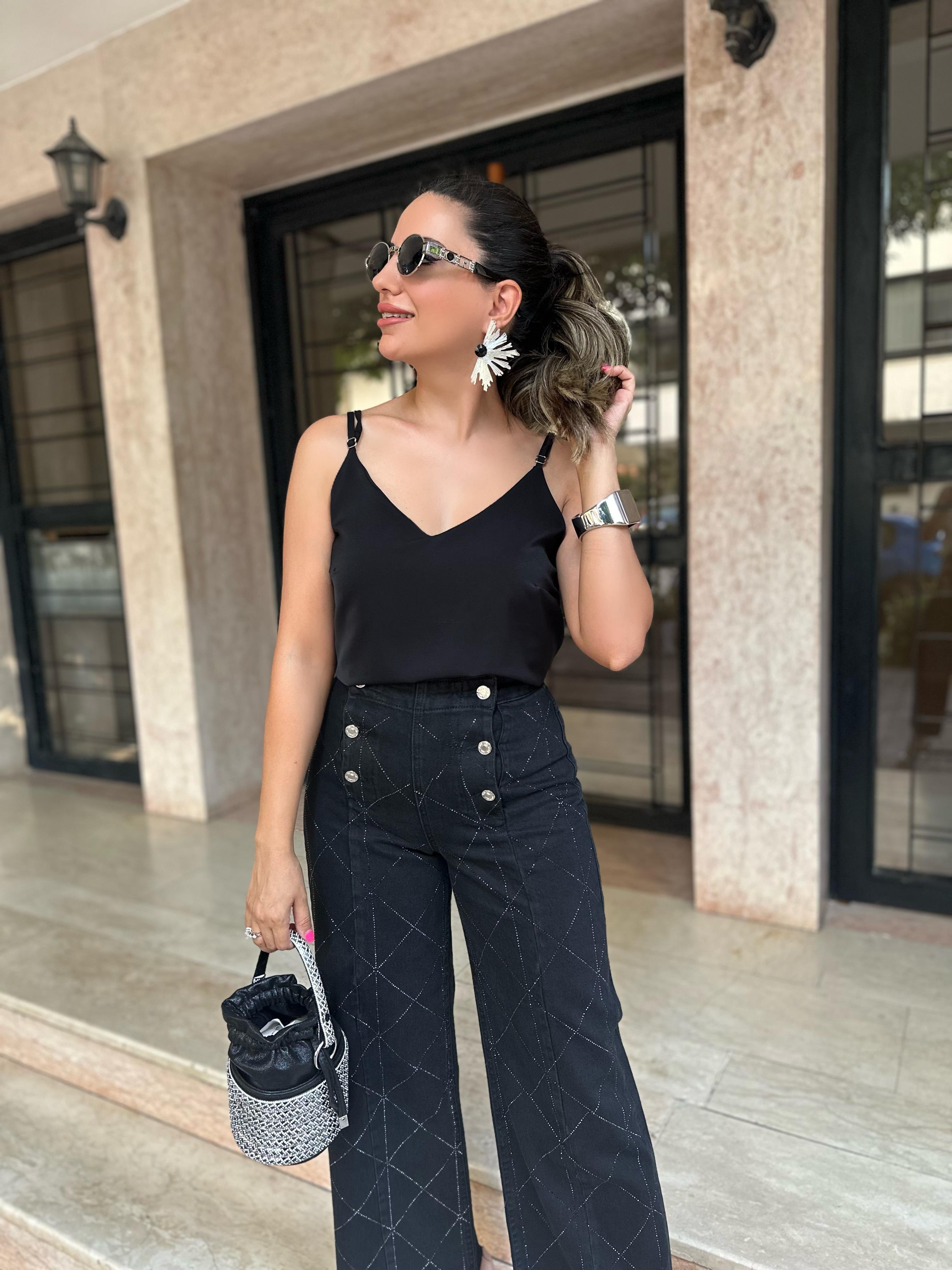 Siyah V Yaka İp Askılı Bluz