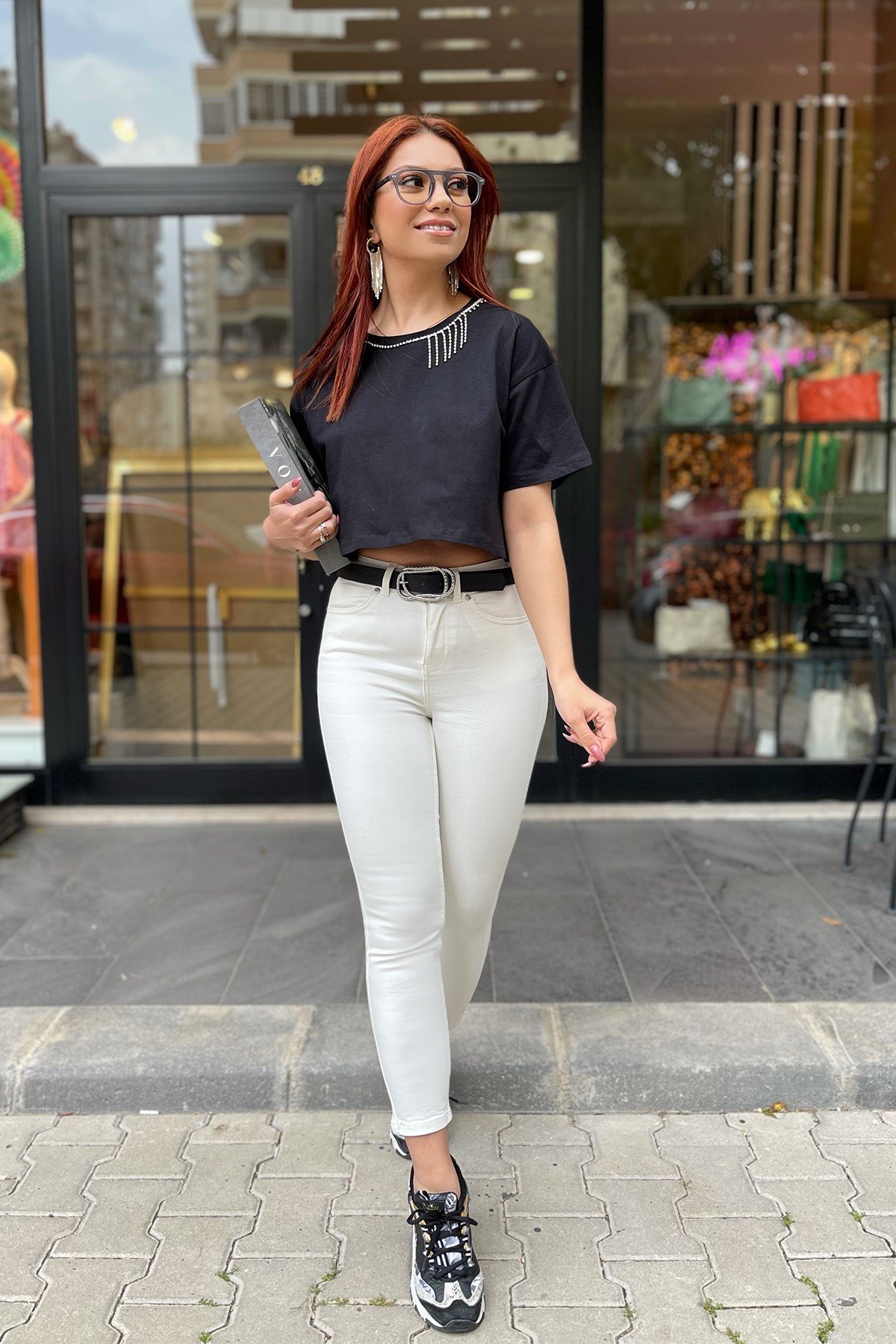 Taş Detaylı Siyah T-Shirt