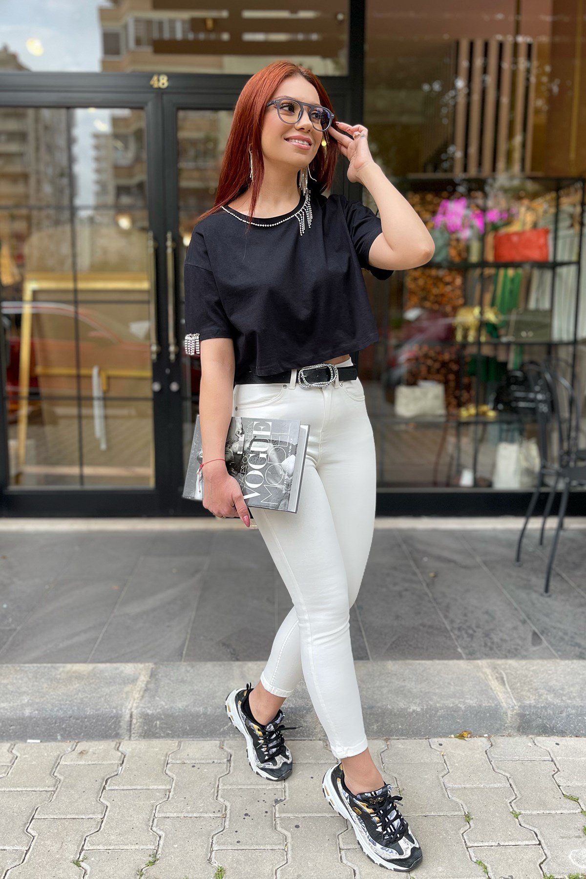 Taş Detaylı Siyah T-Shirt