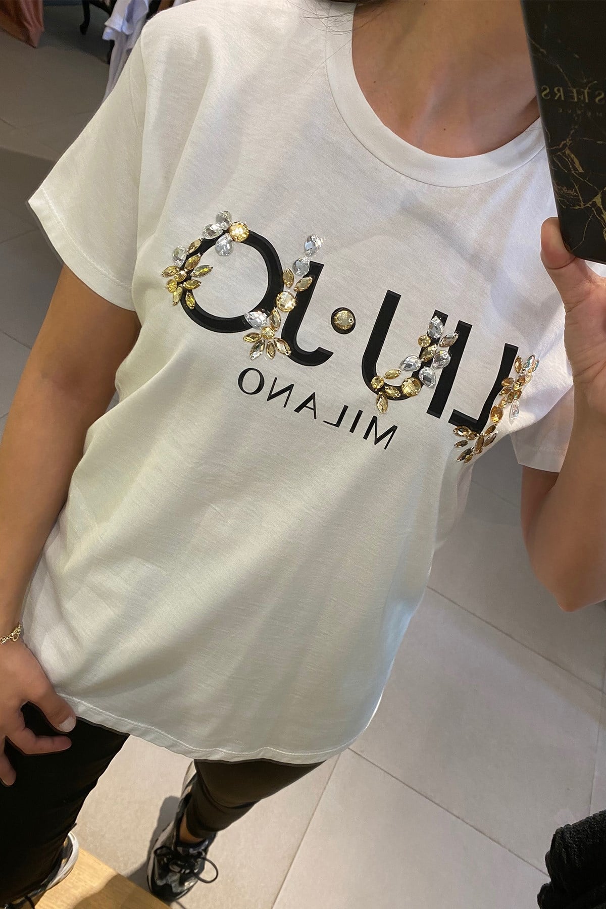 Taşlı Beyaz Tshirt