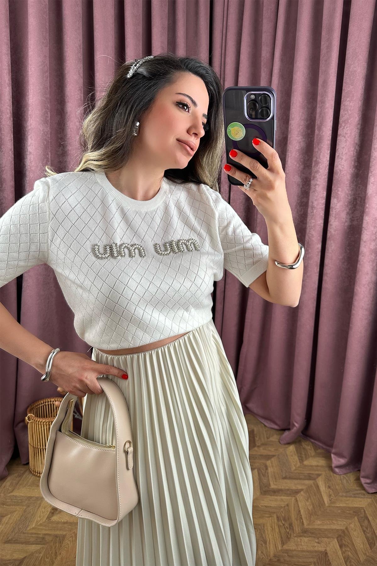 Taşlı Ekru Bluz