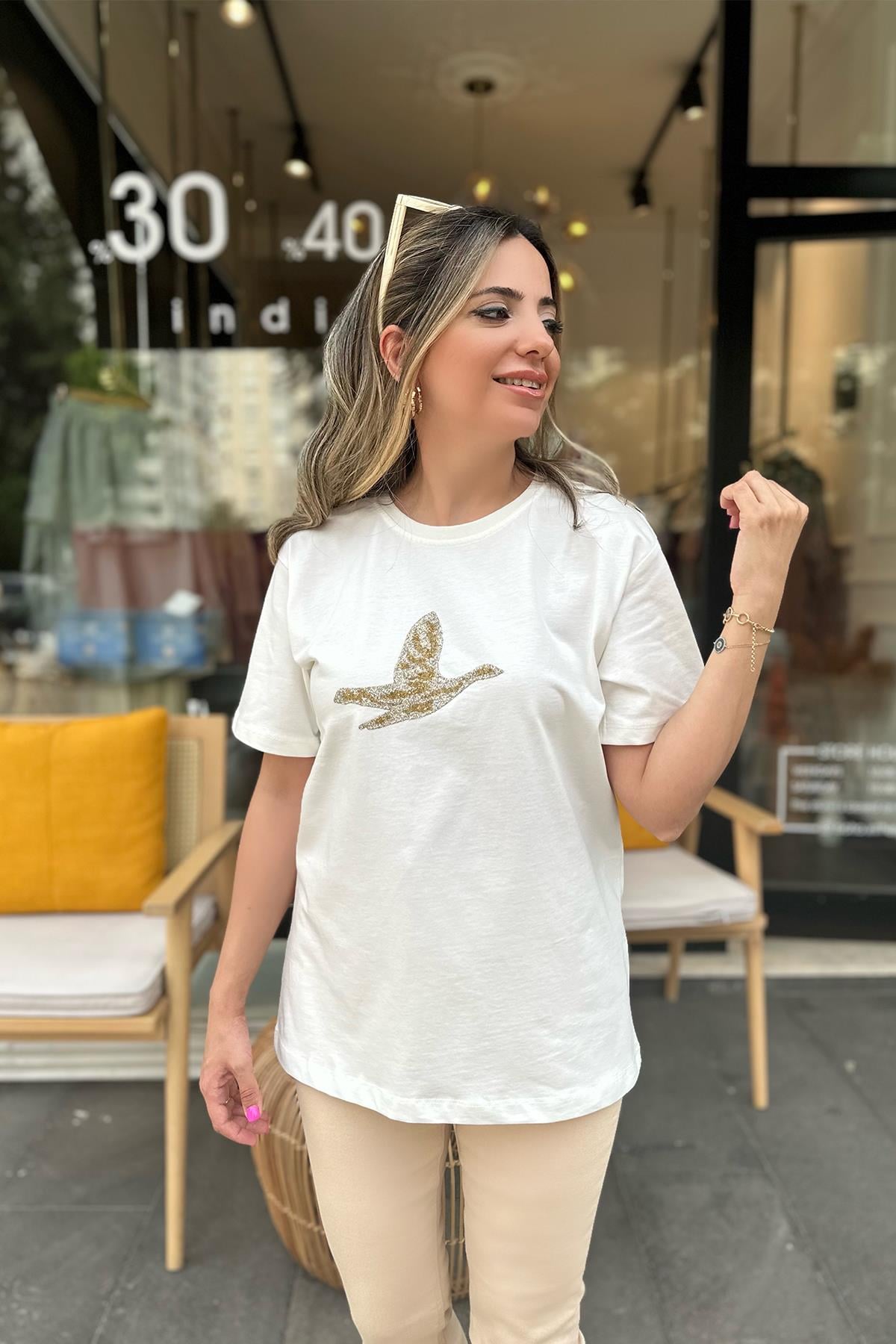 Taşlı Kuş Detaylı Tshirt