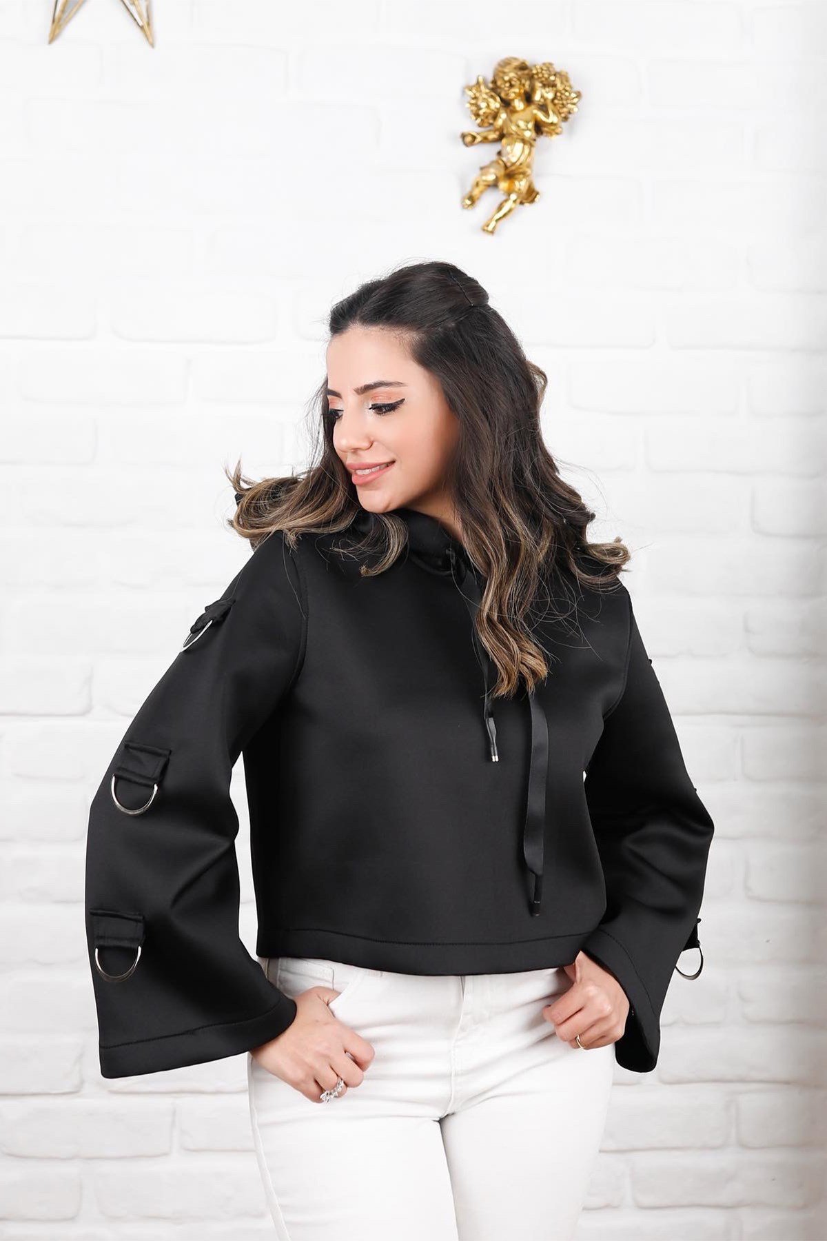 Tokalı Siyah Kapşonlu Sweat