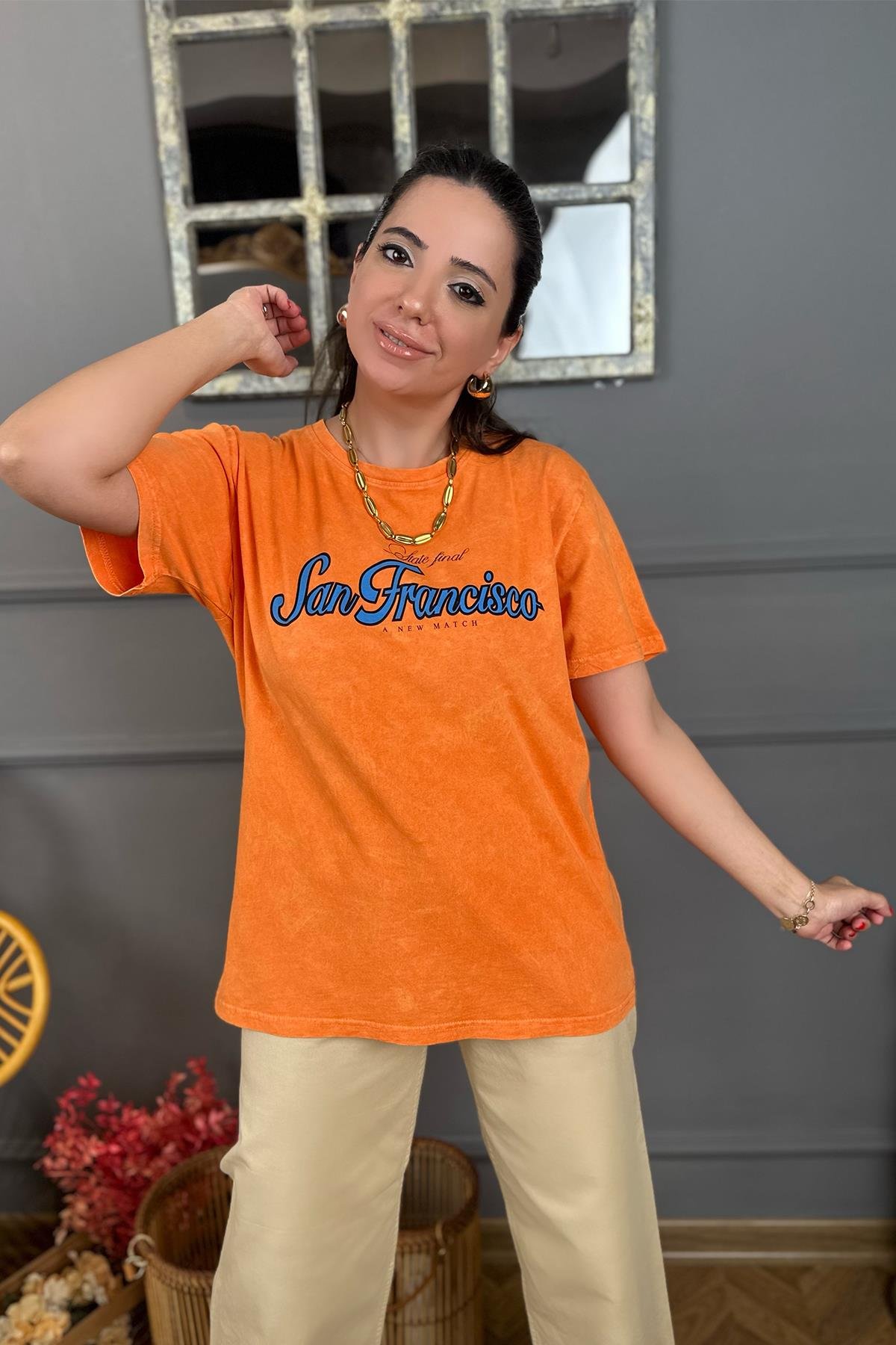 Turuncu Yıkama Detaylı Baskılı Tshirt
