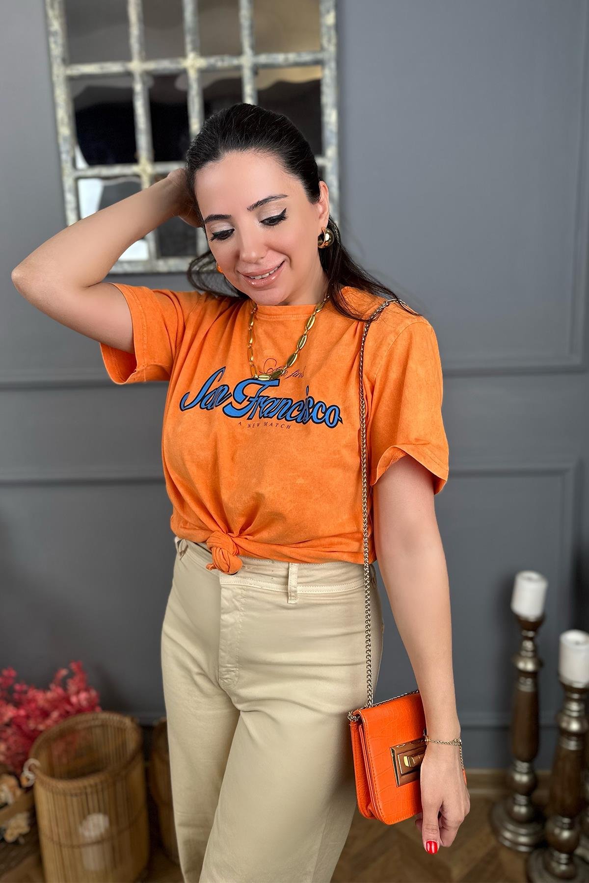Turuncu Yıkama Detaylı Baskılı Tshirt