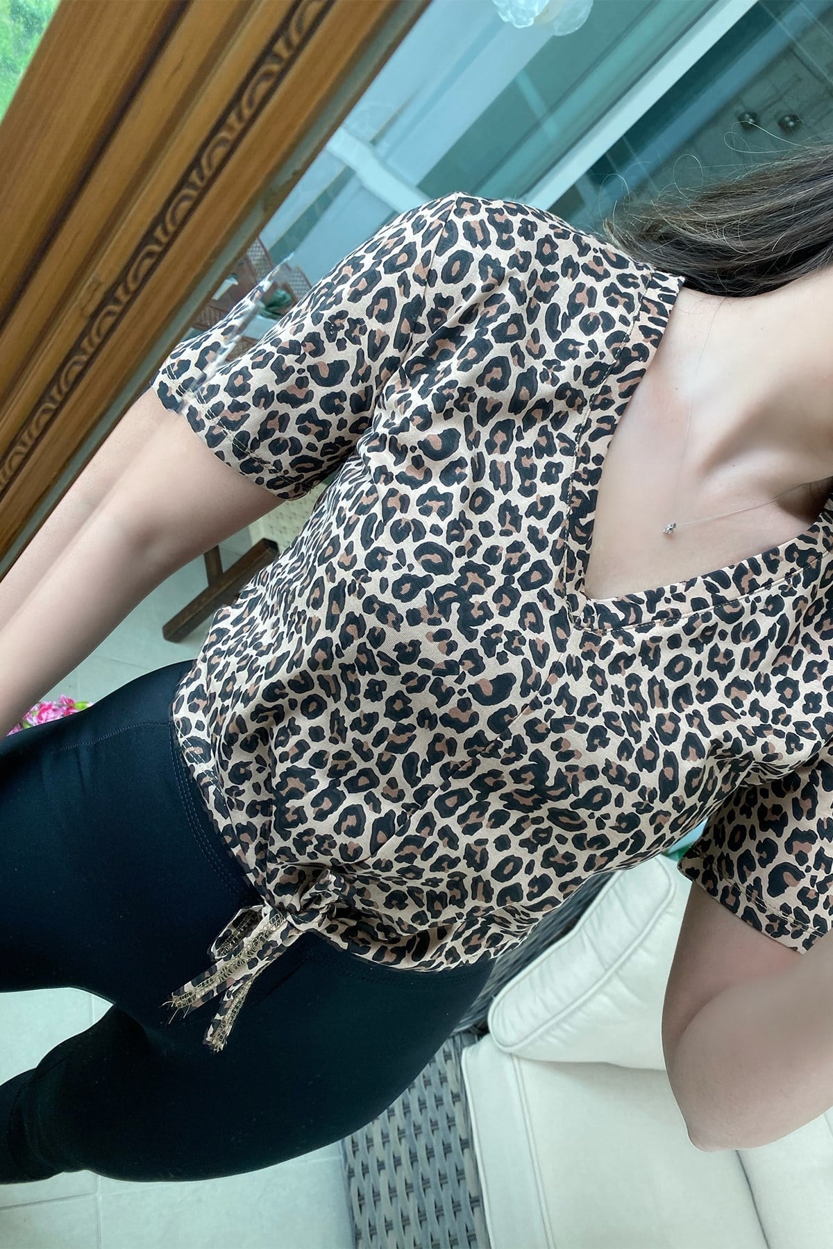 V Yaka Leopar Önden Bağlamalı Basic Tshirt