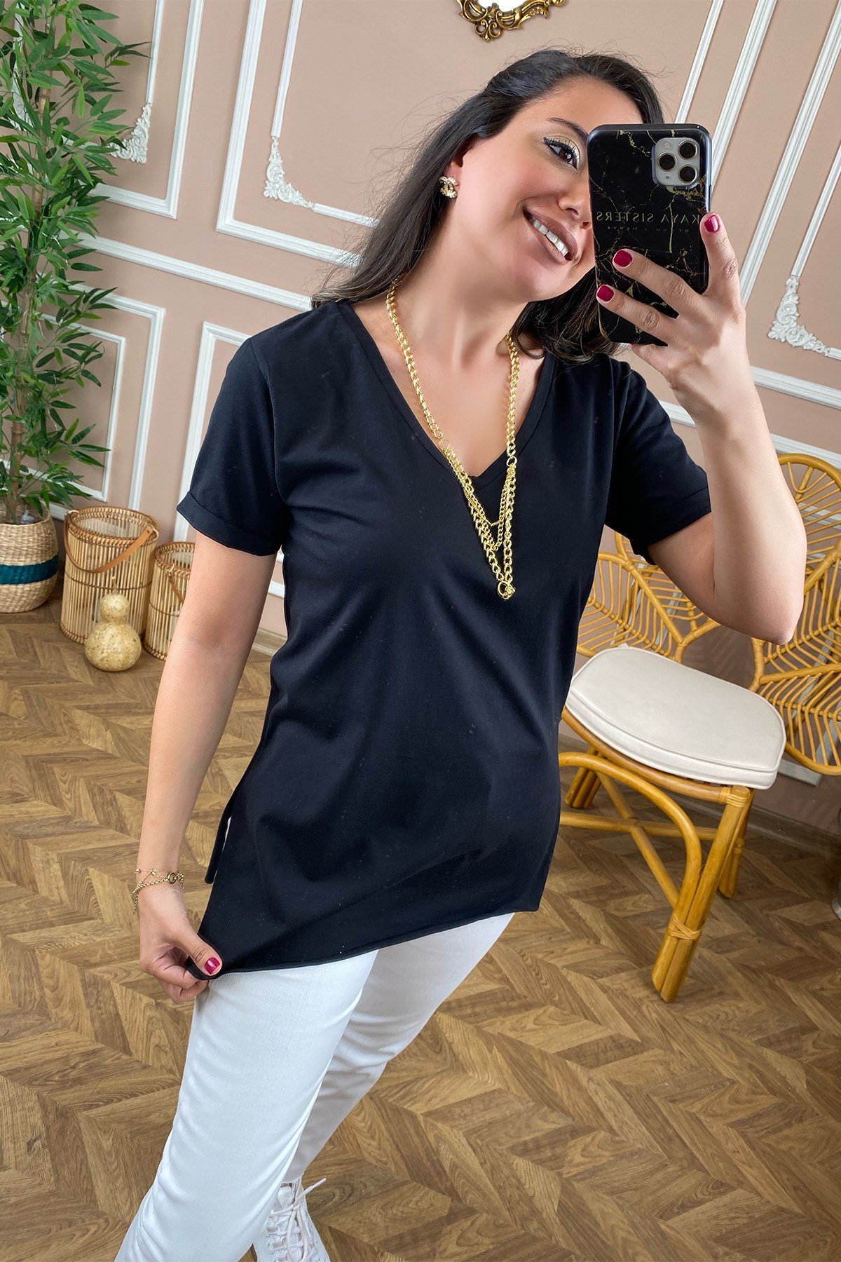 V Yaka Siyah Basic Tshirt