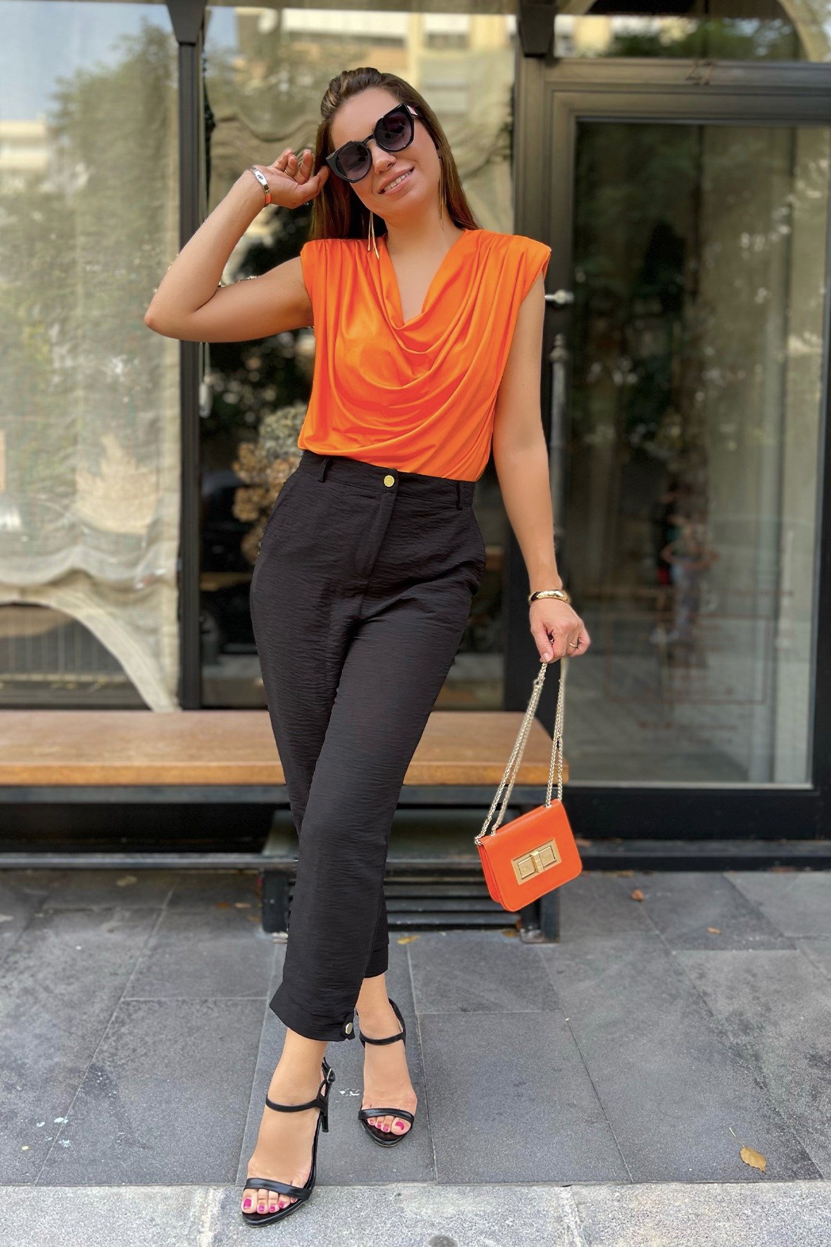 Vatkalı Degaje Yaka Turuncu Bluz 